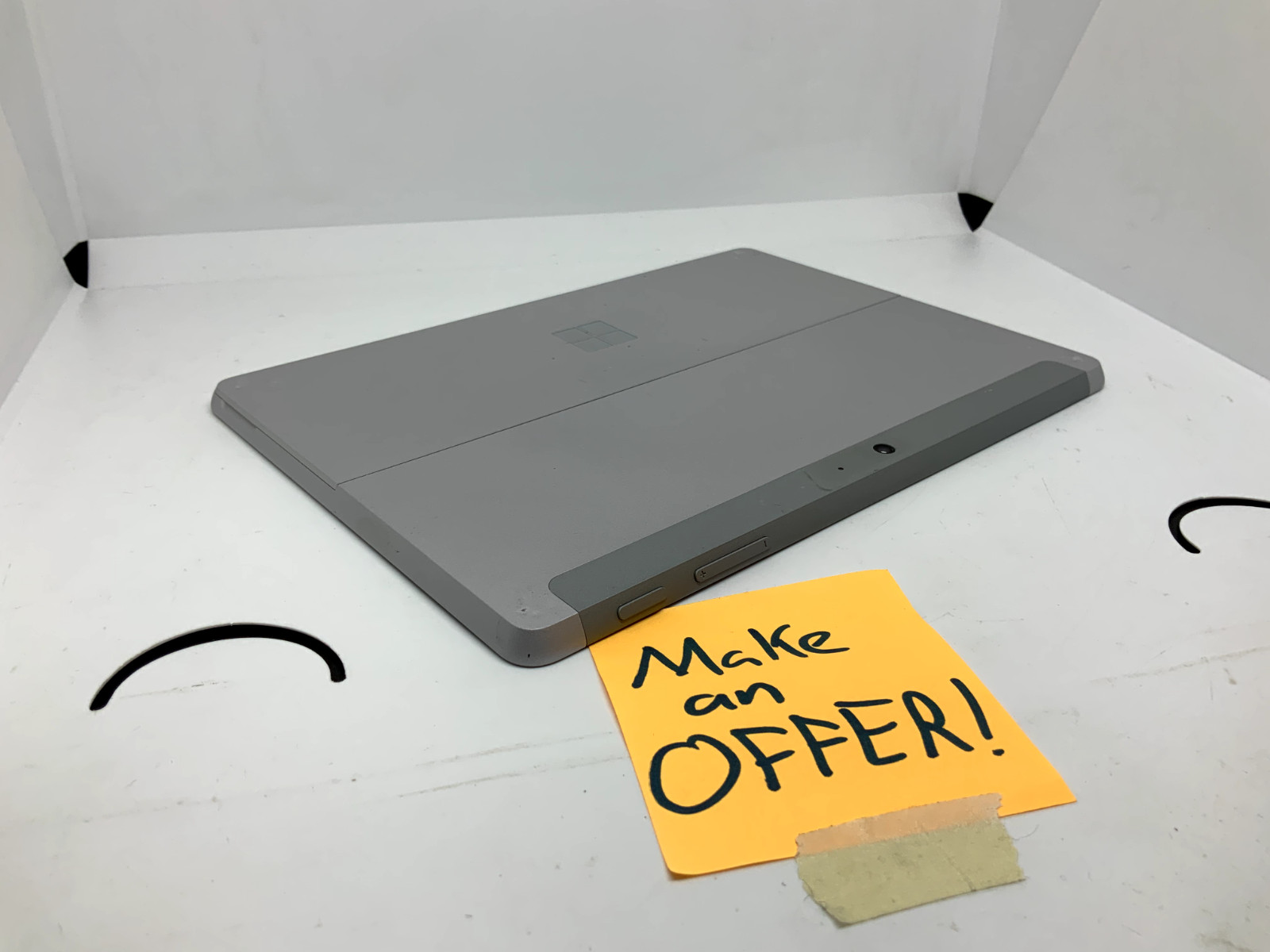 Microsoft Surface Go 2 (10.5″, Intel Pentium 4425Y, 4GB, 64GB, 1926) w/ Charger