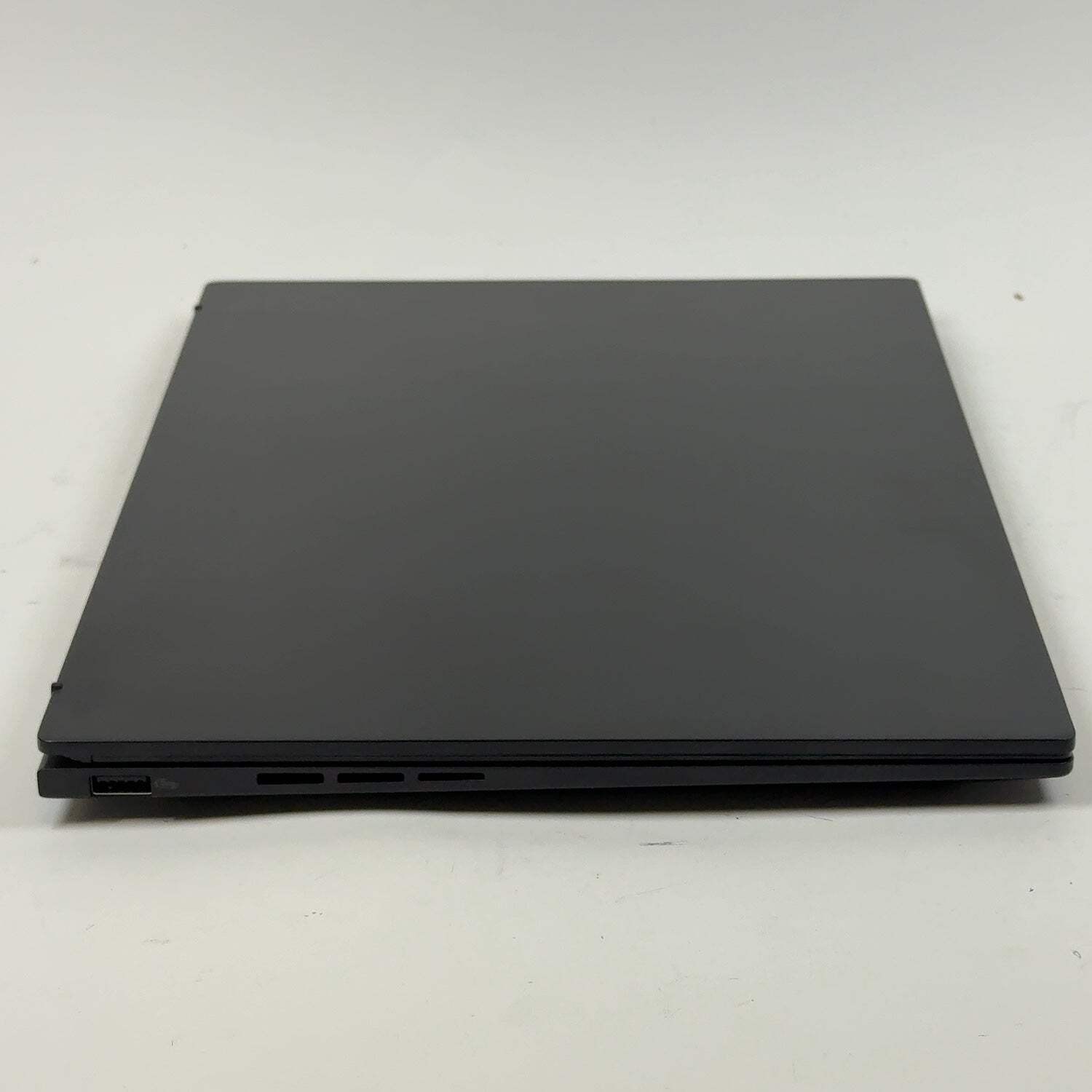 Asus Zenbook 14 UM3406K 14″ Ryzen AI 7 350 2.0GHz 32GB RAM 1TB SSD