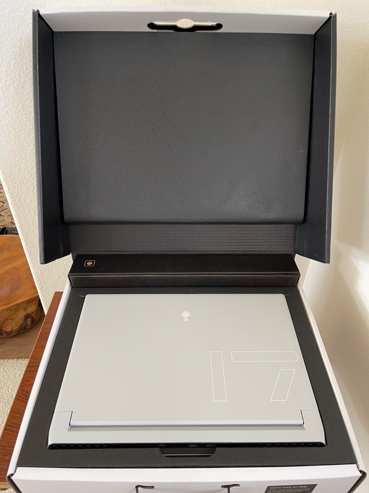 Alienware X17 R2 360Hz 12700H 32GB DDR5 512GB SSD RTX 3060 *MECHANICAL KEYBOARD*