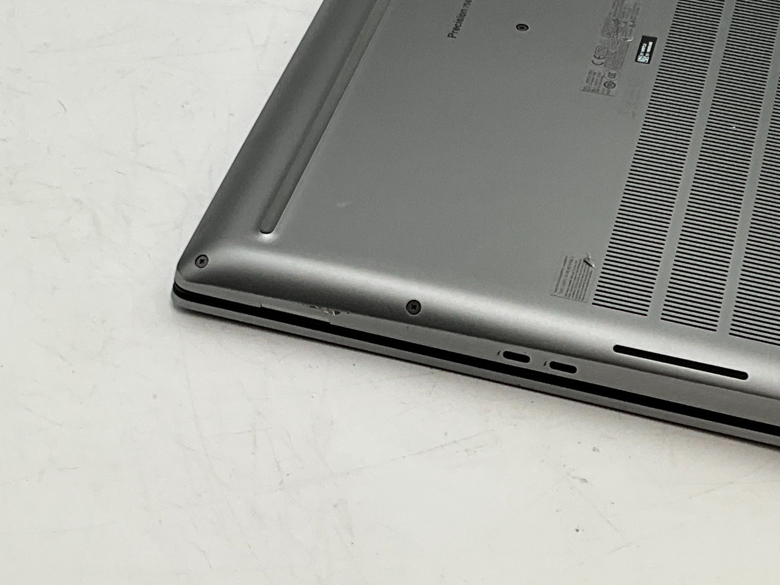 DELL Precision 7560 i7-11850H 2.50g 32GB 1tb T1200 15.6″ WIN11 Laptop 8KRF2J3