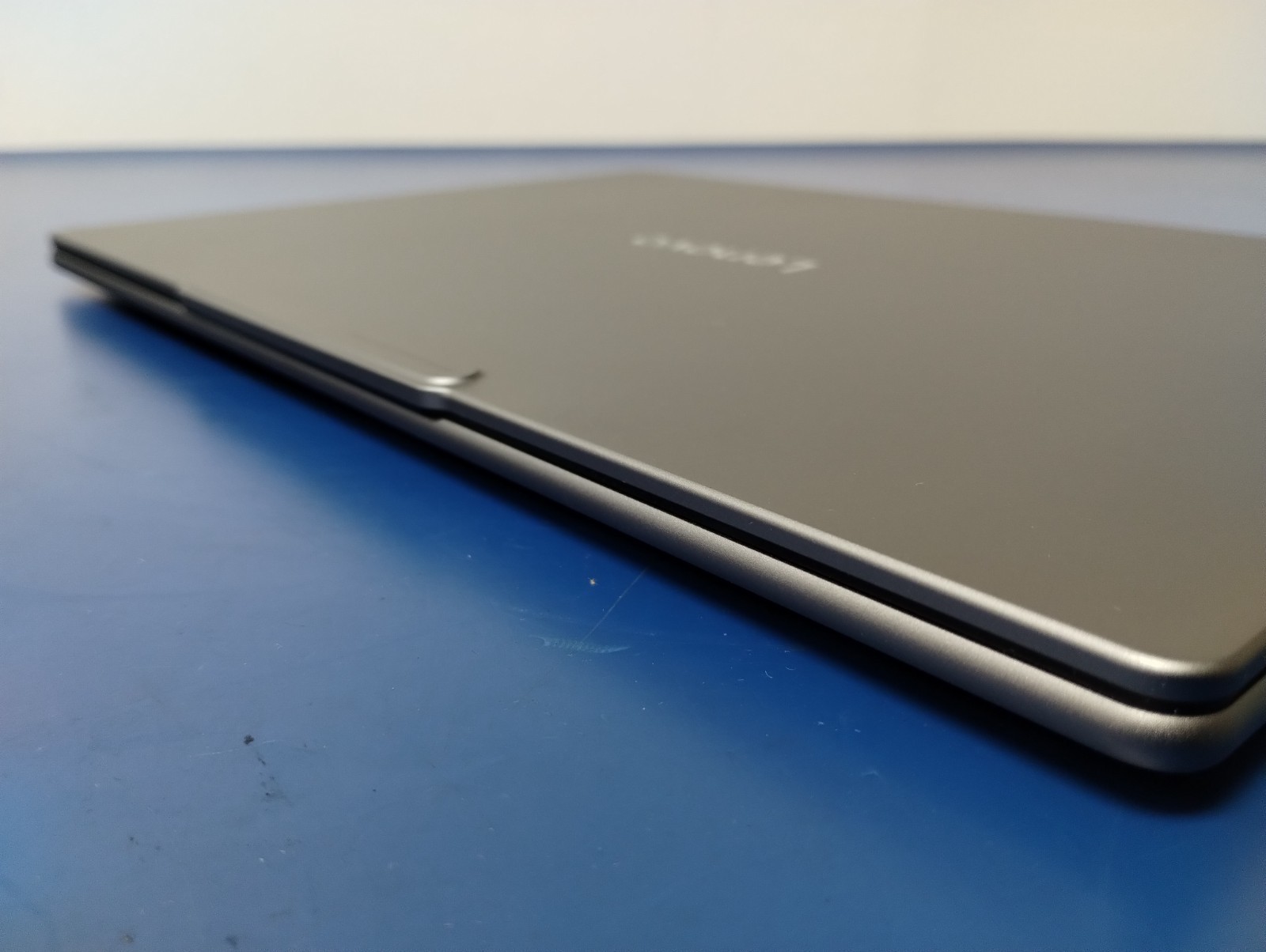 Lenovo Slim 7 14ILL10, Intel Core Ultra 7 258V, 2.20 GHz, 32 GB RAM, 1 TB NVMe