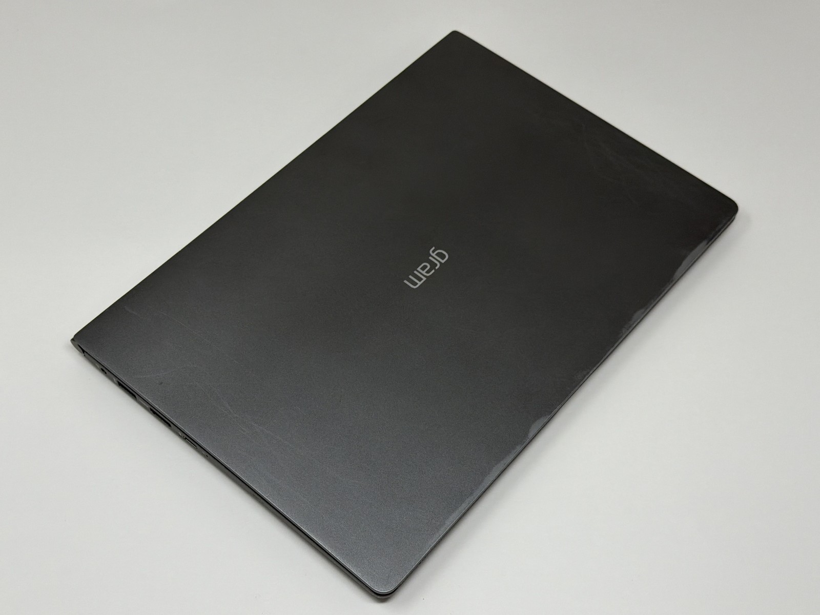 LG Gram 13Z990 13in Intel Core i5-8265 1.60Ghz 8GB RAM 256GB SSD Laptop Good