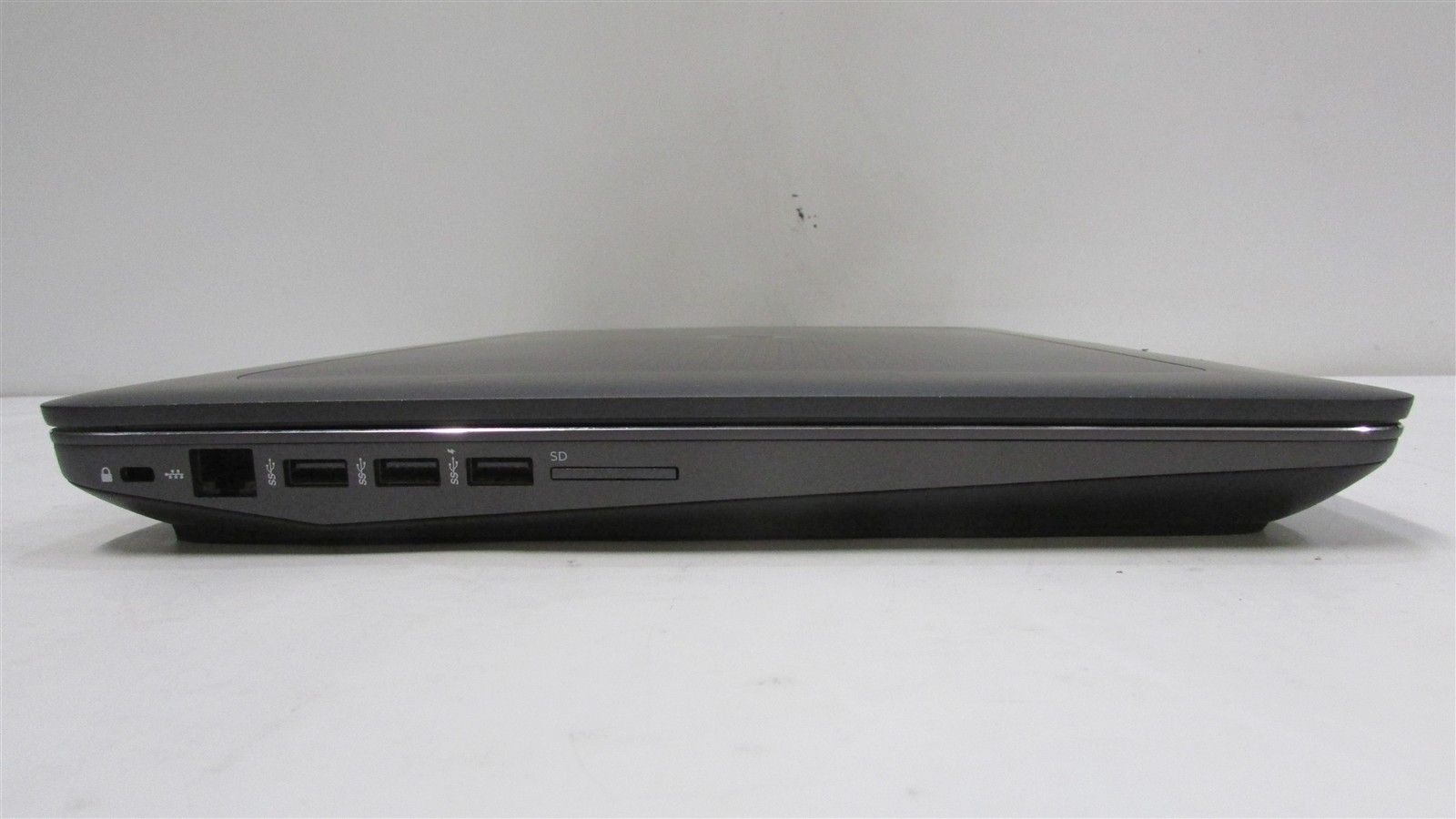 HP ZBook 17 G3 i7-6700HQ 2.6GHz 16GB RAM 512GB m.2 17″ Windows 10 Pro NO BAT