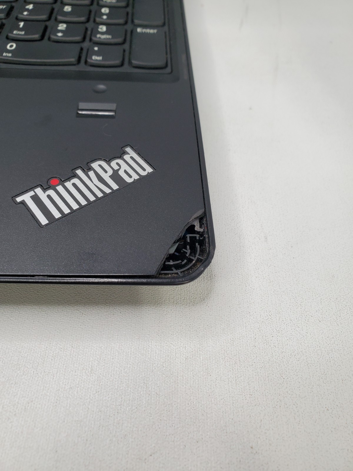 Lenovo ThinkPad E570 15.6″ Core i5-6200U @2.30GHz 4GB RAM 512GB HDD Windows 11
