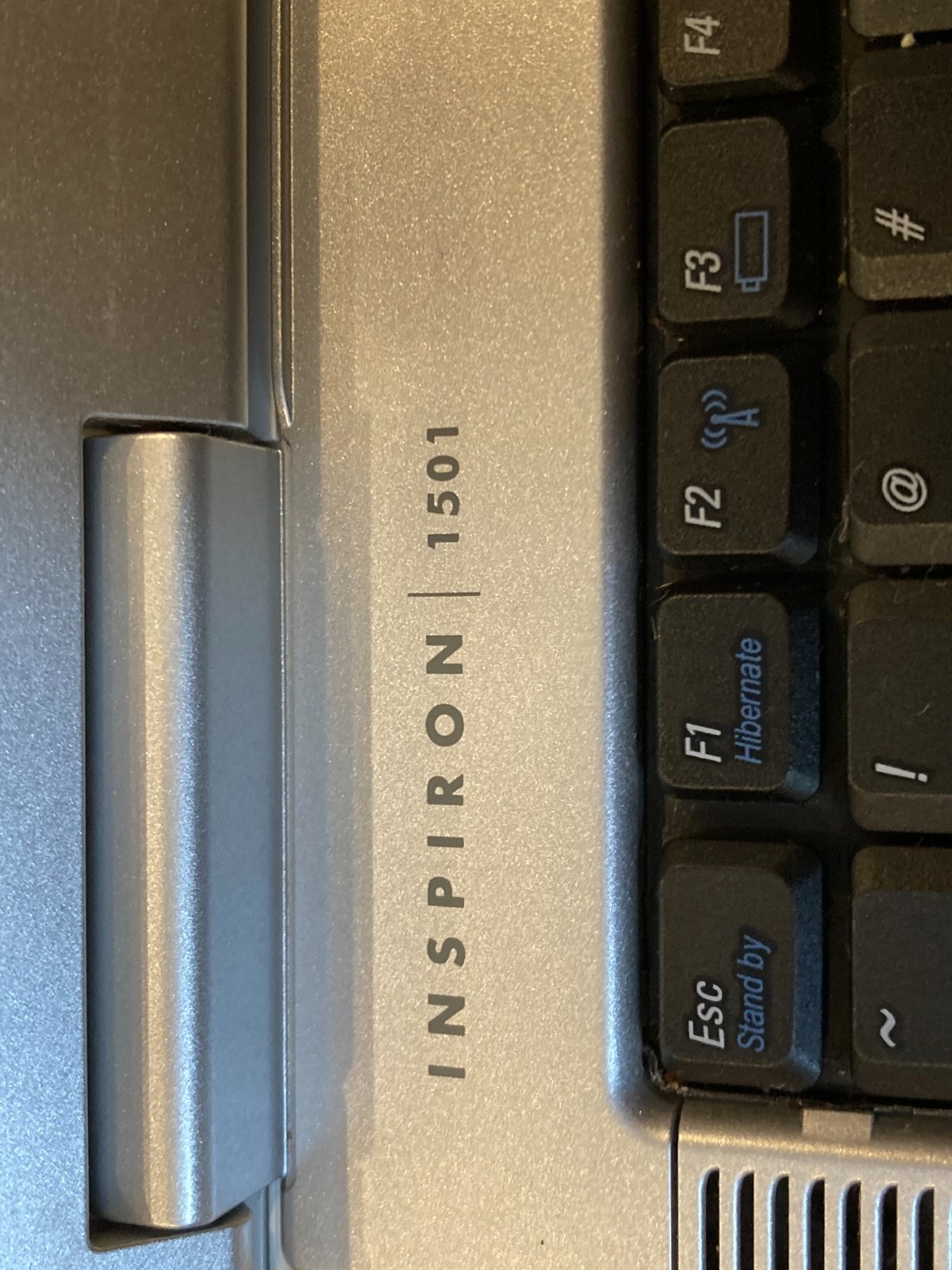 Dell Inspiron 1501 AMD Turion 64 1GB RAM 74GB HDD Linux
