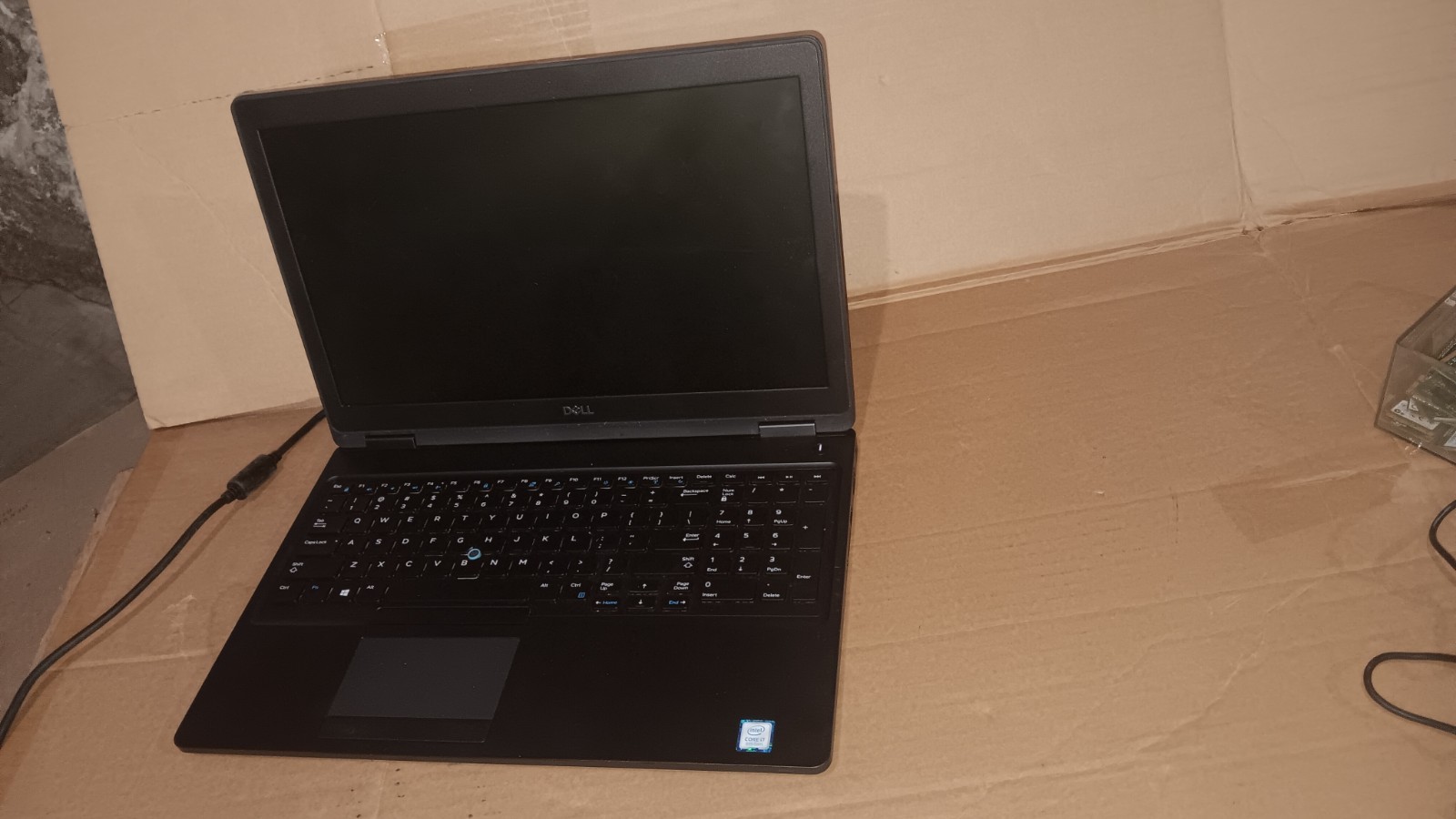 Dell Latitude 5590 Laptop intel core i7-8th gen 15.6″ LCD screen for Parts Repai