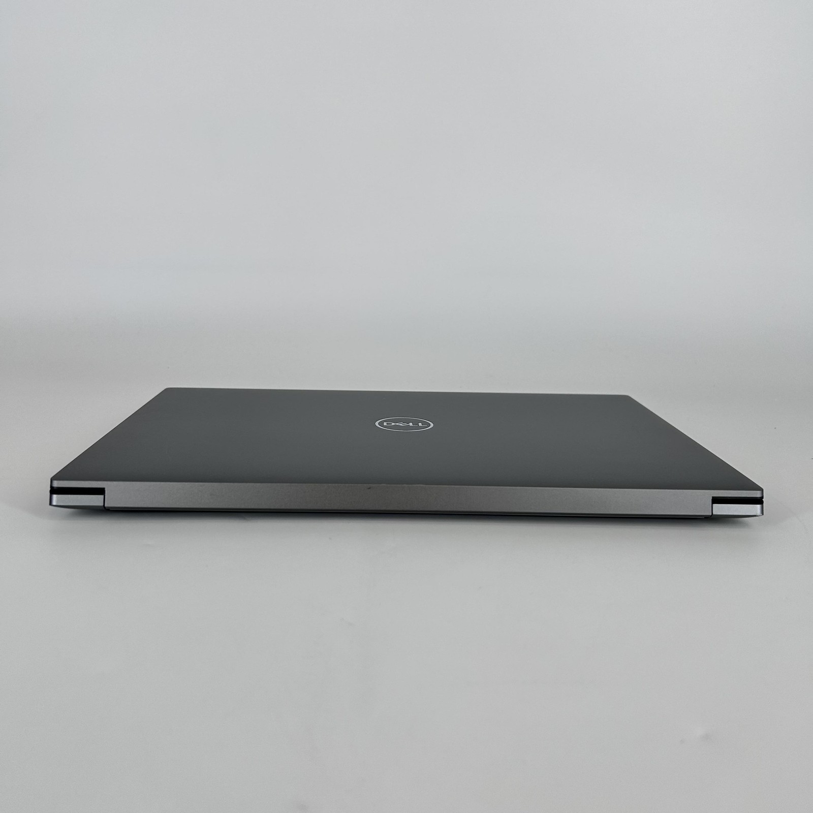 Dell Precision 5570 15.6 FHD+ 2.5 GHz i9-12900H 8GB 1TB SSD RTX A2000 Excellent