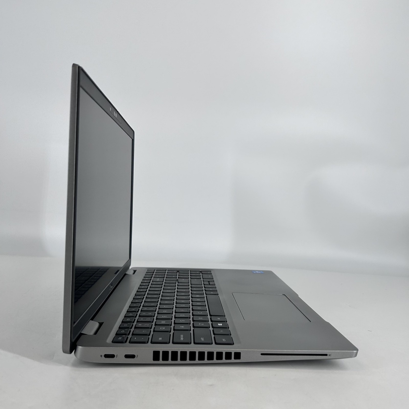 Dell Latitude 5520 15.6 Silver FHD i5-1145G7 2.60GHz 16GB 512GB SSD Very Good