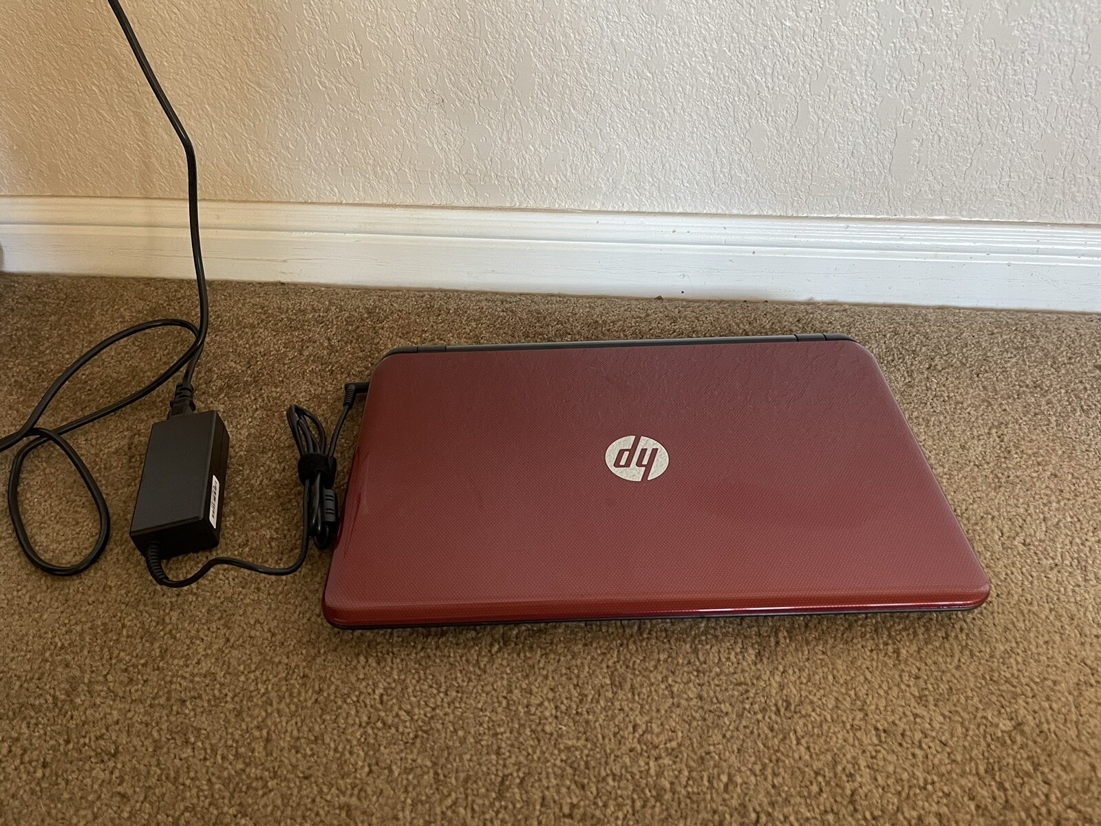 HP Pavillion Laptop 15-f200 Series (battery wont charge)