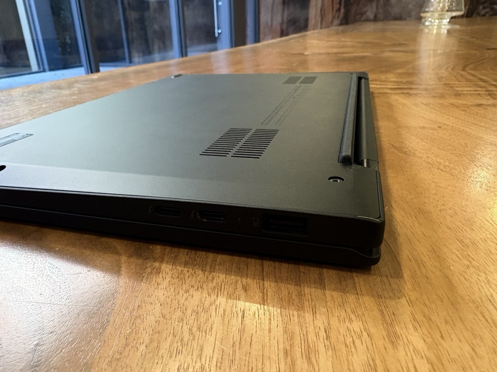 Lenovo ThinkPad X1 Carbon Gen 12 2.8K OLED Touch Ultra 7 165U 64GB 1TB Laptop