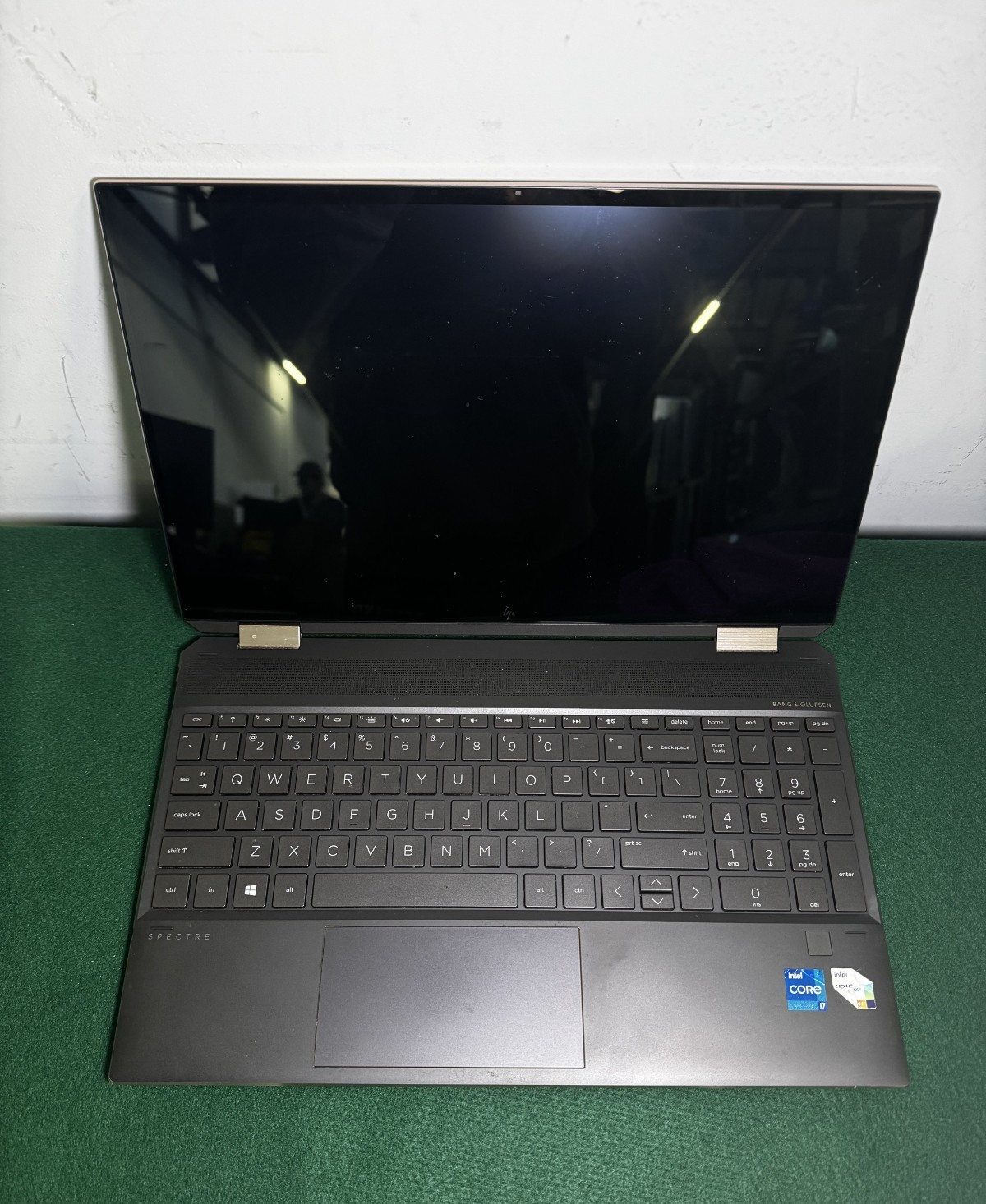 HP Spectre x360 15-EB1043DX 15.6″ i7-1165G7 2.8GHz 16GB RAM 256 GB SSD *READ*