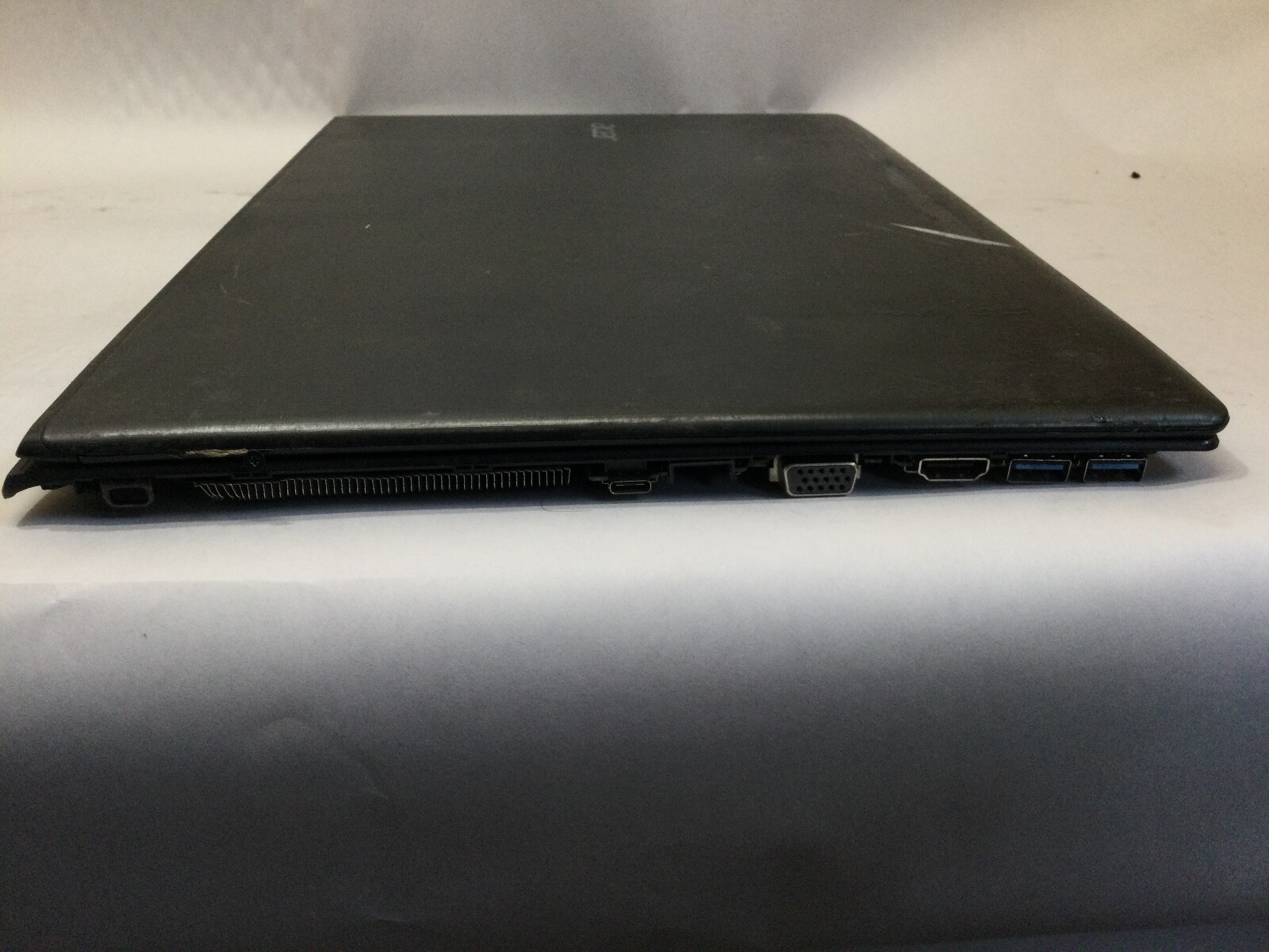 ACER ASPIRE E 15 – I3 7100 U – NO RAM – FOR PARTS – DOES NOT BOOT- READ DESC -BB