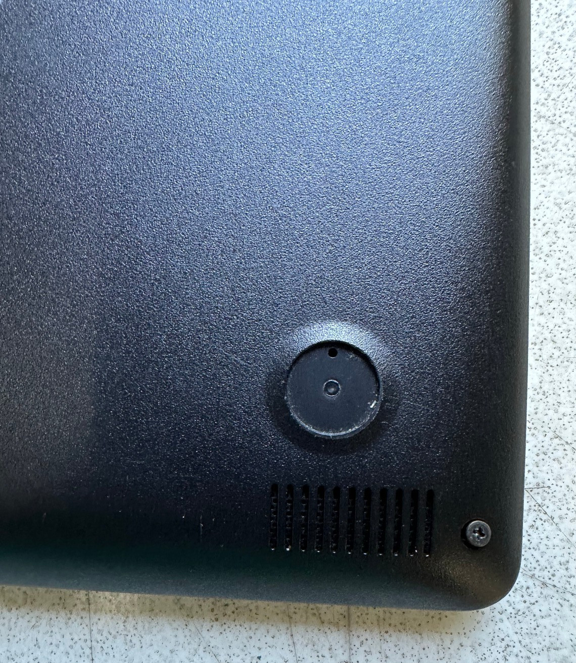 Dell Latitude 3490 14″ FHD (i7-8550U @1.80, 8GB RAM, Boot To Bio) NO HD/ADAPTER