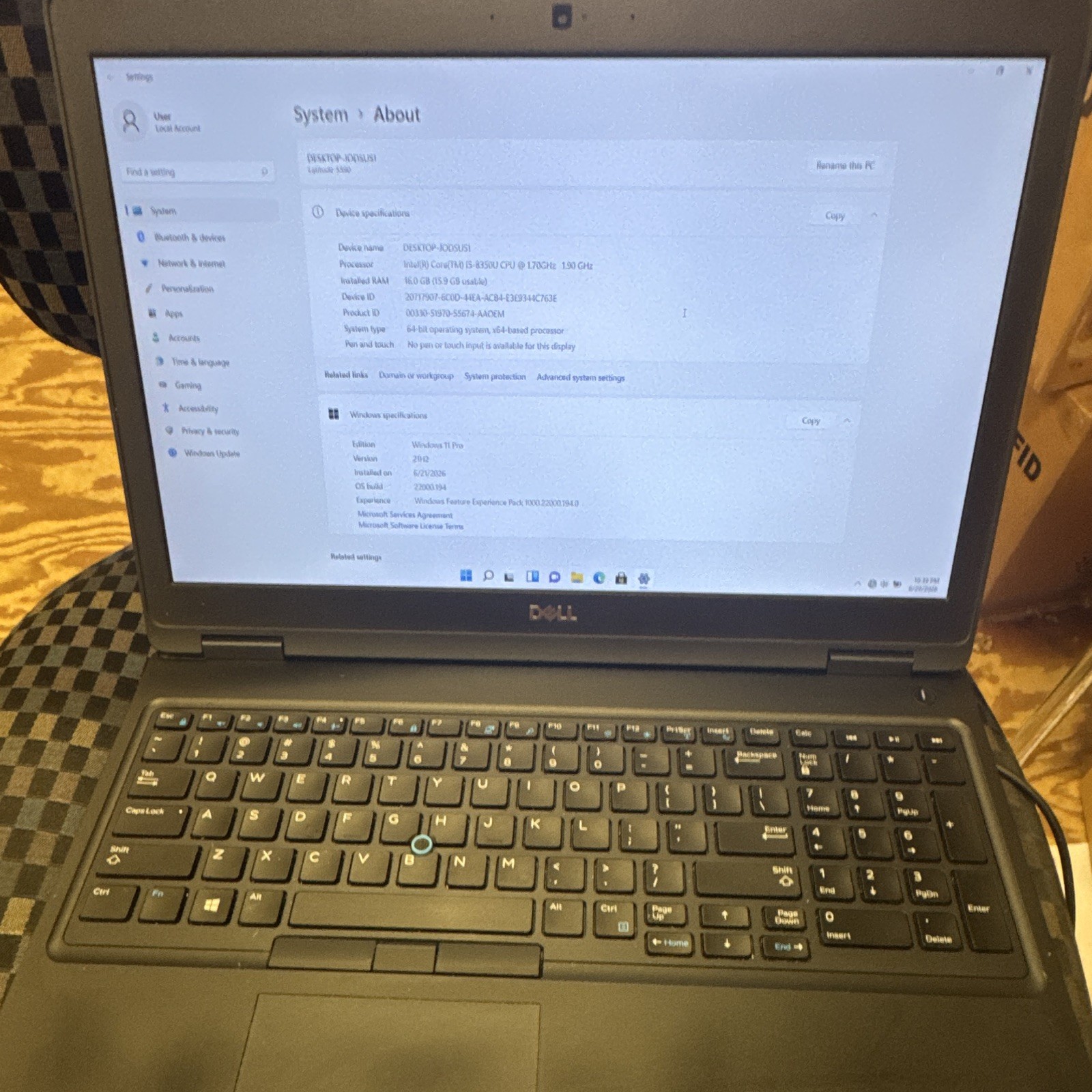Dell Latitude 5590 15.6″ i5-8350U 16GB 512GB SSD Win 11 Pro Black