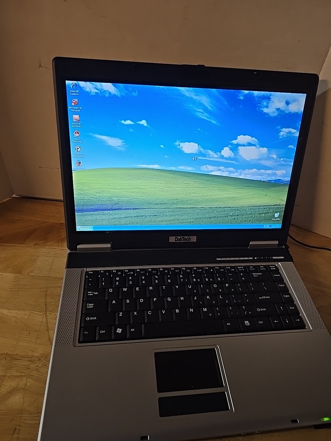Upgraded DaKTech Windows Vista Buisiness Model S96FM Laptop Computer Works