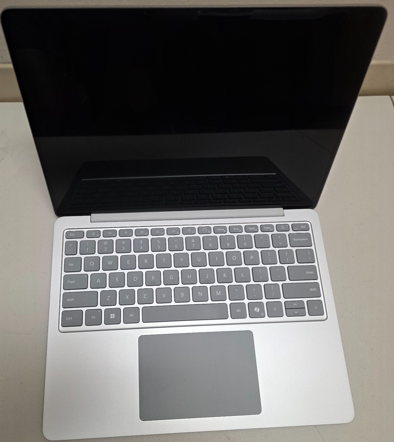 Microsoft Surface Laptop 13″ 2K Touch – Snapdragon X Plus – 16GB/512GB Warranty!