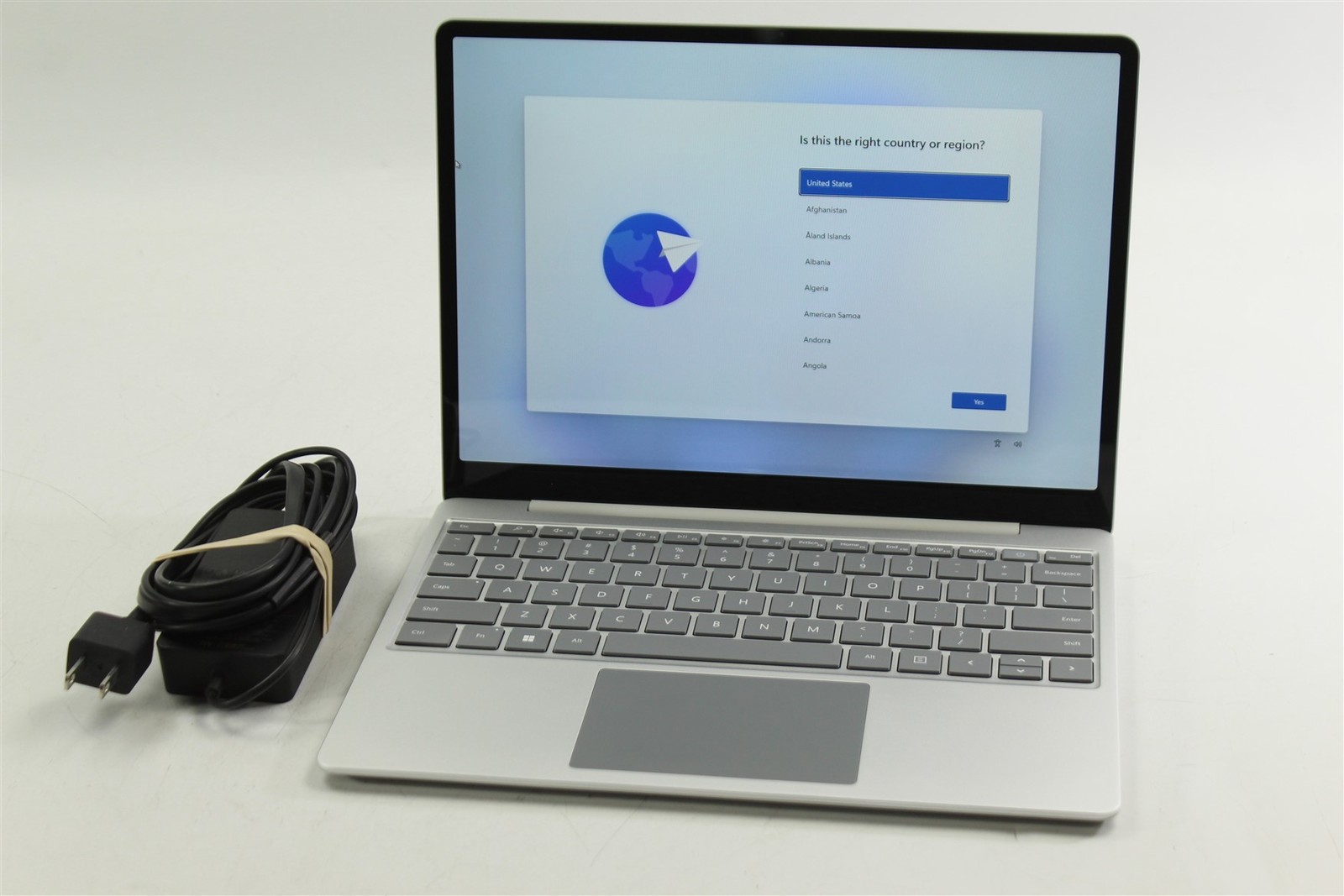 Microsoft Surface Laptop Go 2 2013 12.4″ i5-1135G7 256GB SSD 16GB RAM W11H