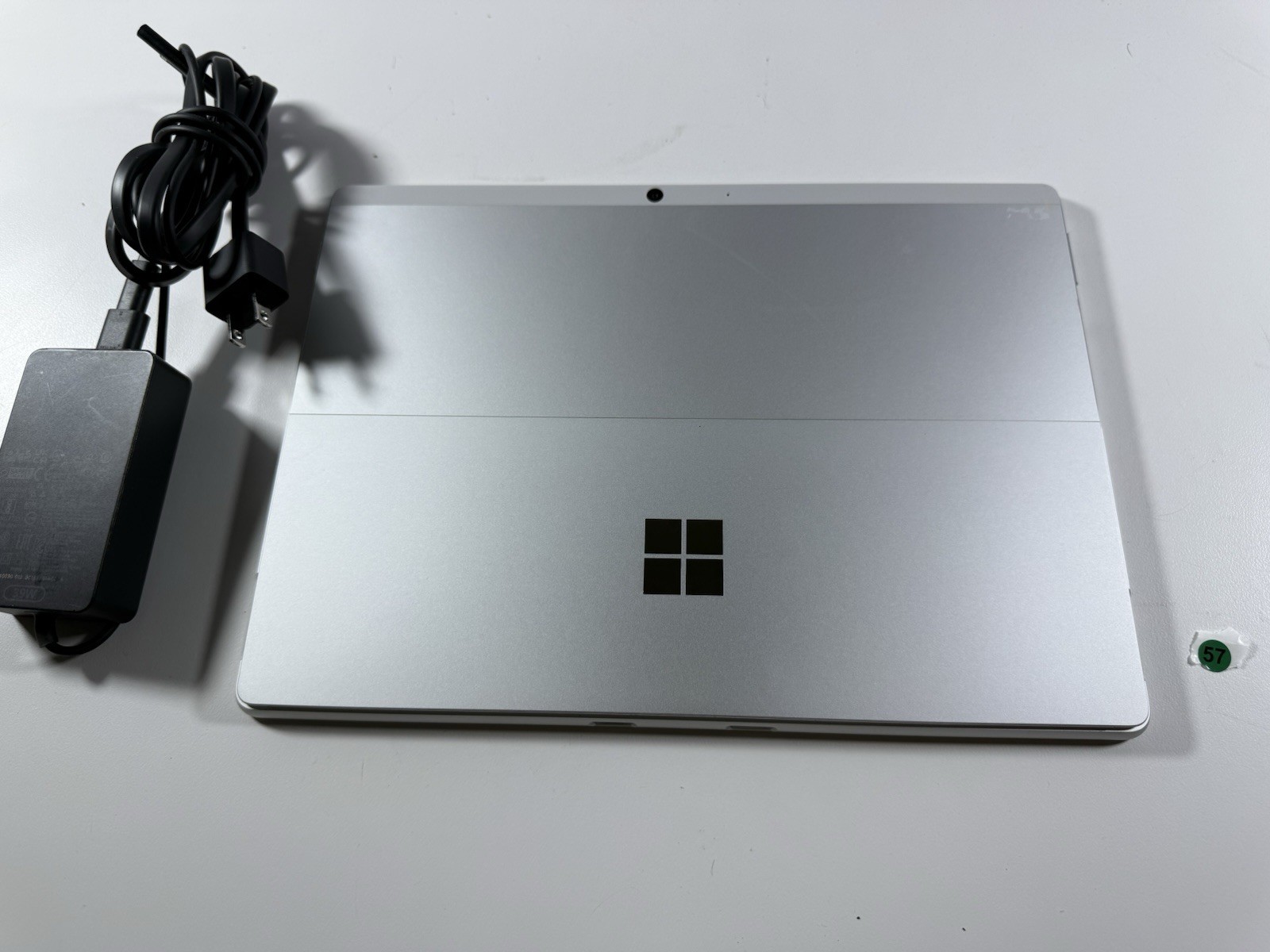 Microsoft Surface Pro 8 (1982) i5-1145G7 – 16GB RAM – 256GB 120Hz – Win 11 Pro