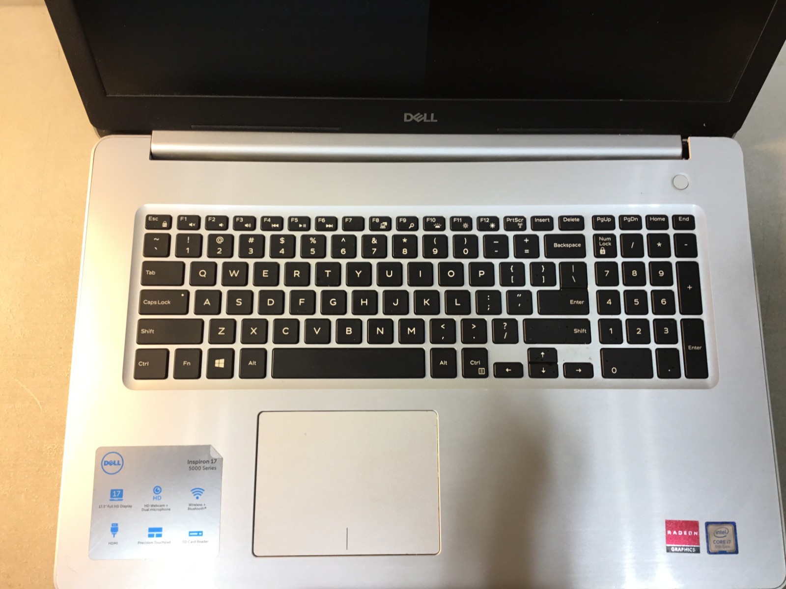 Dell Inspiron 17 5767 – FHD – i7-8600U – 4GB – NO HD