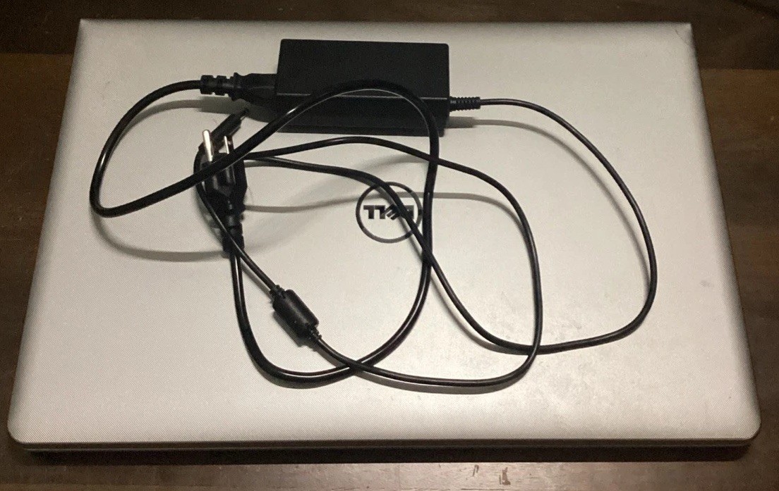 Dell Inspiron 5755 AMD A11 8GB DDR3L 128GB SD Win11 Home