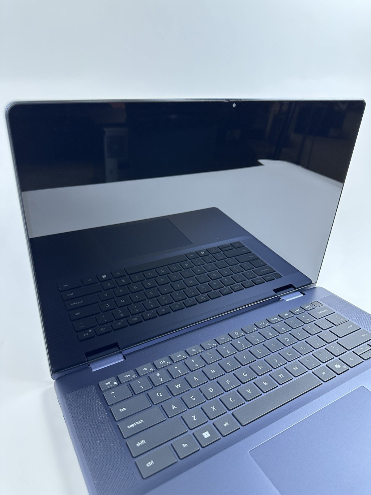 Dell Inspiron 16 Plus 7640 16″ FHD Touch Ultra 7 Processor 155H 16GB 1TB SSD W11