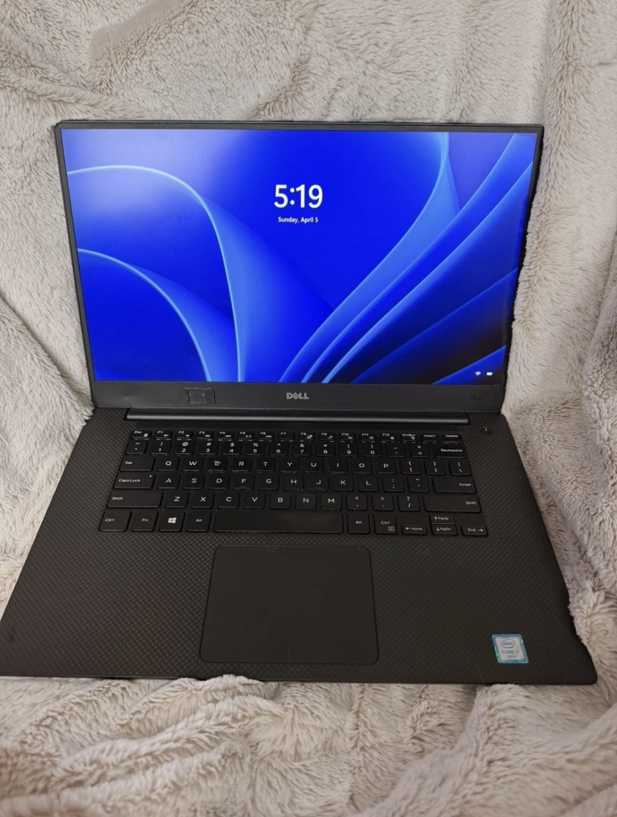 Dell XPS 15 9560 15.6″ i7-6700HQ @2.60GHz 8GB RAM 512Gb M.2 SSD. Windows 11