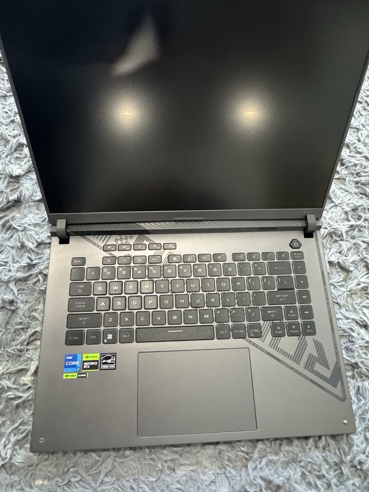 ASUS ROG Strix G16 16″ FHD i7-13650HX/RTX 4060/16GB/1TB SSD/Win11 G614JV-AS73