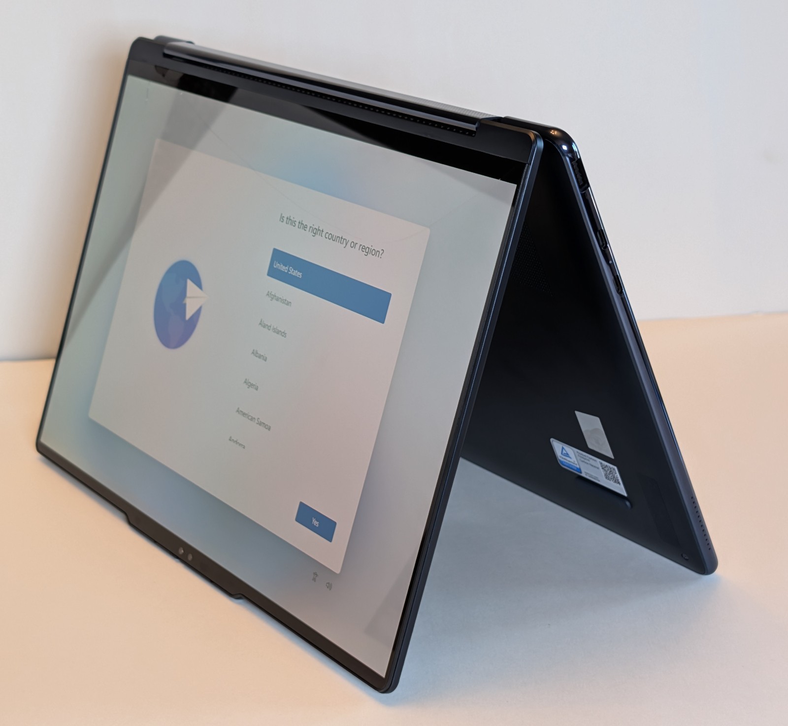 Lenovo Yoga 9 14IMH9 Ultra 7 155H/ 16GB 1TB/ 14″ Touch 2‑in‑1/ Win11. ~QZO~