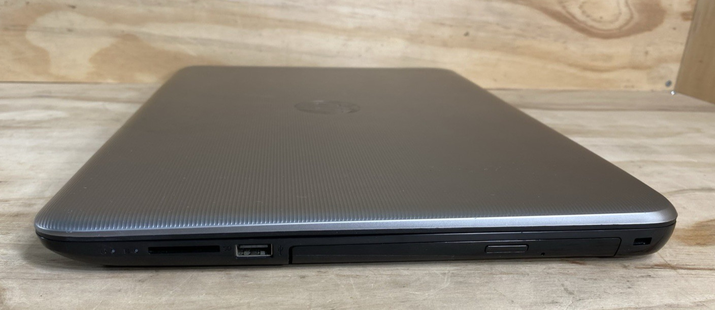 HP 15-ba113cl 15.6″ AMD A10-9600P@2.4GHz/16GB DDR4 RAM/960 GB SSD/Win11H