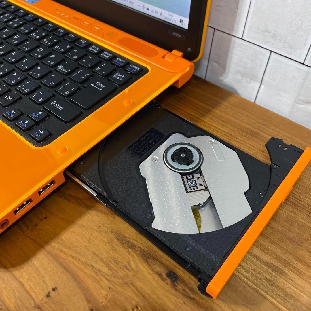Sony Vaio orange Win11 SSD256 memory 8GB core i5 laptop PC