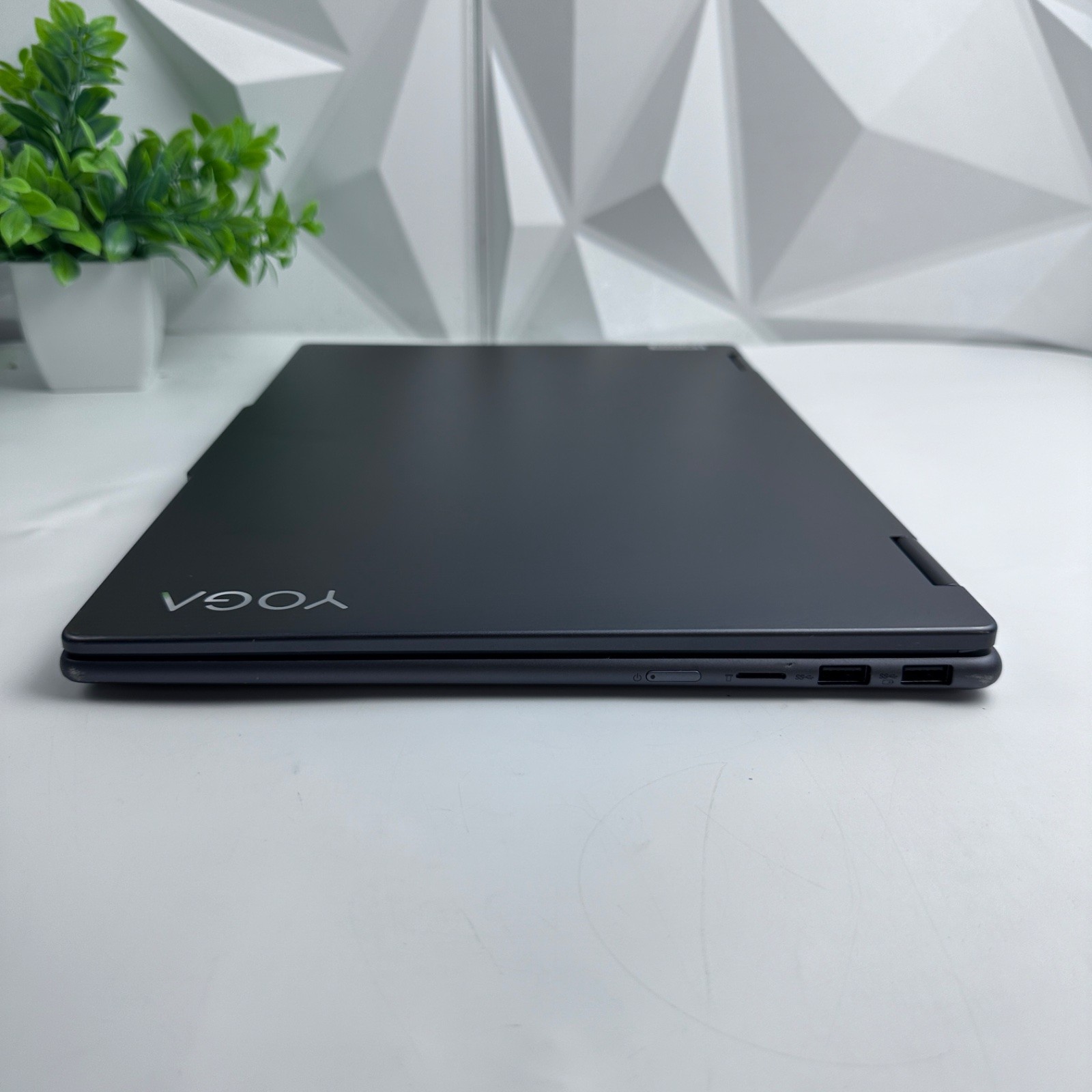 Lenovo Yoga 7 2-in-1 16IML9 Laptop 16″ Touch, Core Ultra 7 155U, 16GB, 1TB SSD