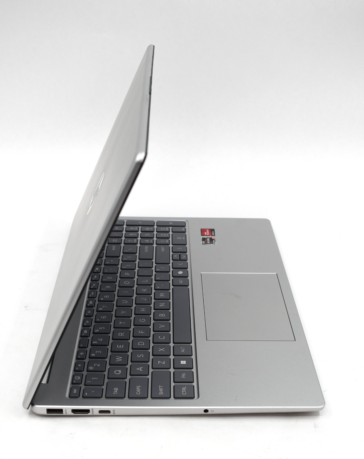 HP 15-fc0399nr Laptop 15.6″ AMD Ryzen 3 7320U 8GB Ram 256GB SSD Win11 Silver