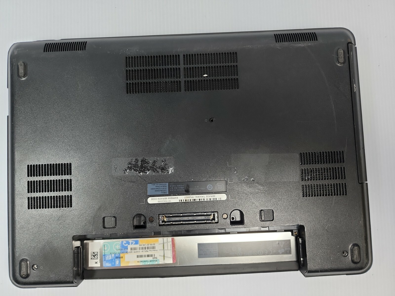 DELL LATITUDE E5440 14″ LAPTOP Intel i5 broken screen as is