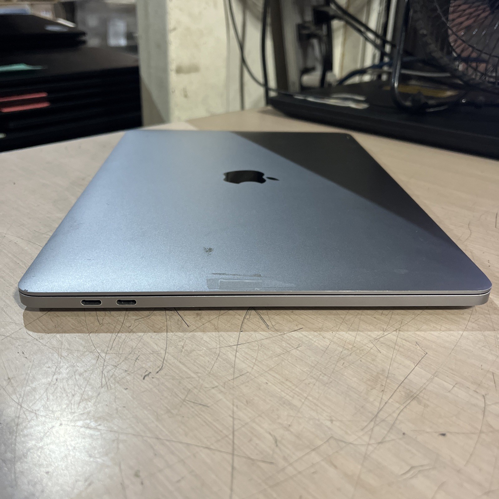 APPLE MACBOOK PRO 13″ TOUCH/2019 2TB CORE I5-8257U 1.4GHZ 8GB RAM 128SSD