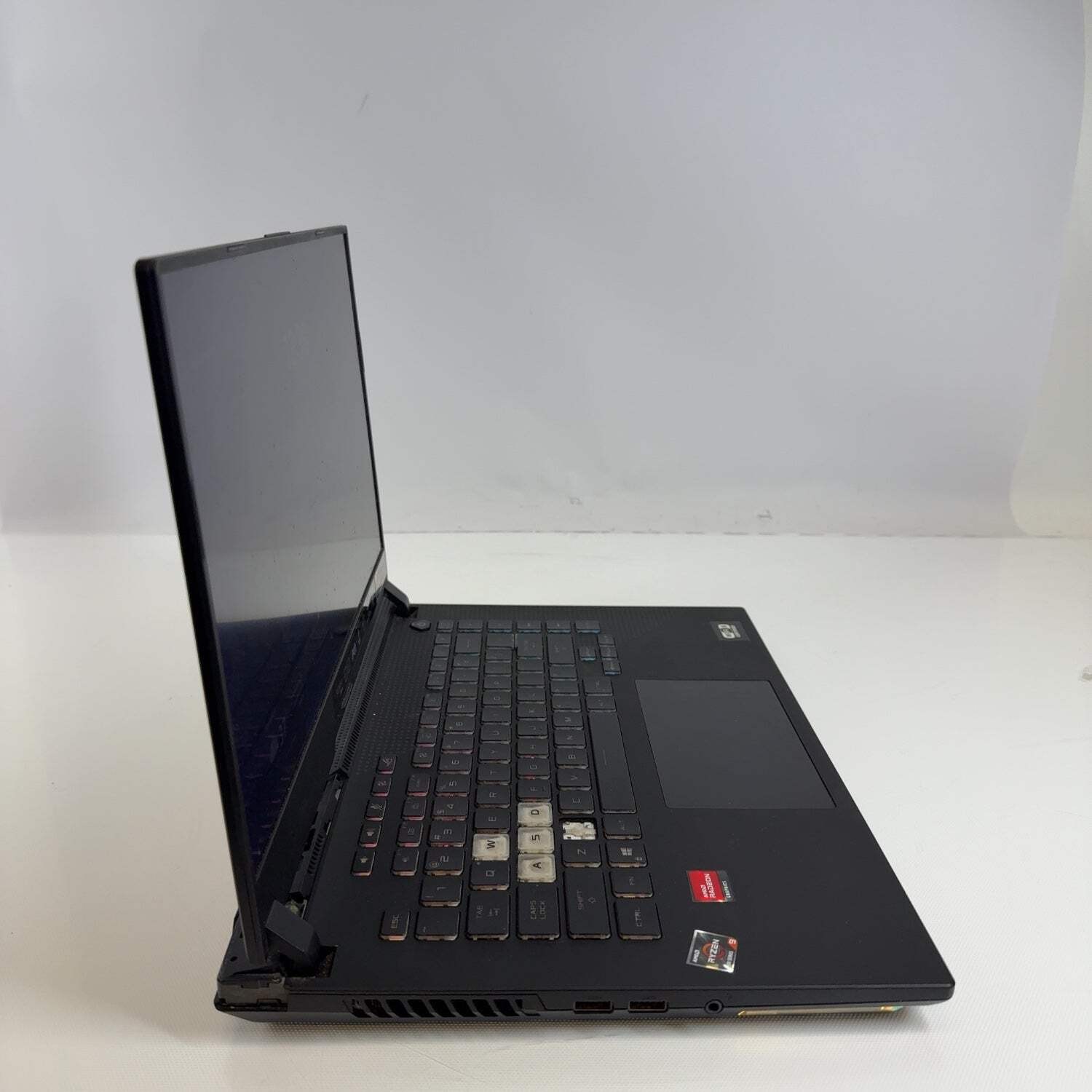 Asus ROG Strix G15 G513QY 15.6″ Ryzen 9 5900HX 3.3GHz 16GB RAM 500GB SSD RX 6800