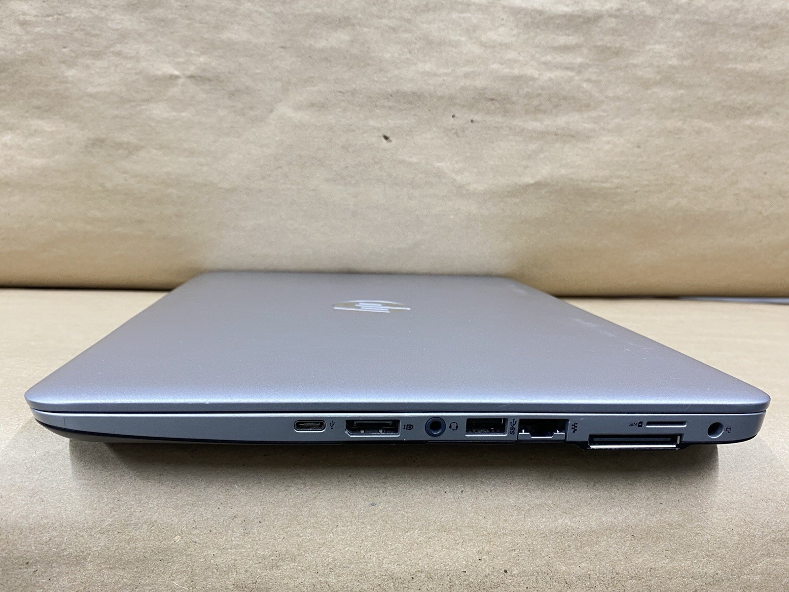 HP mt43 – 14″ FHD – AMD PRO A8-9600B – 4GB – 128GB – Win 10 – READ