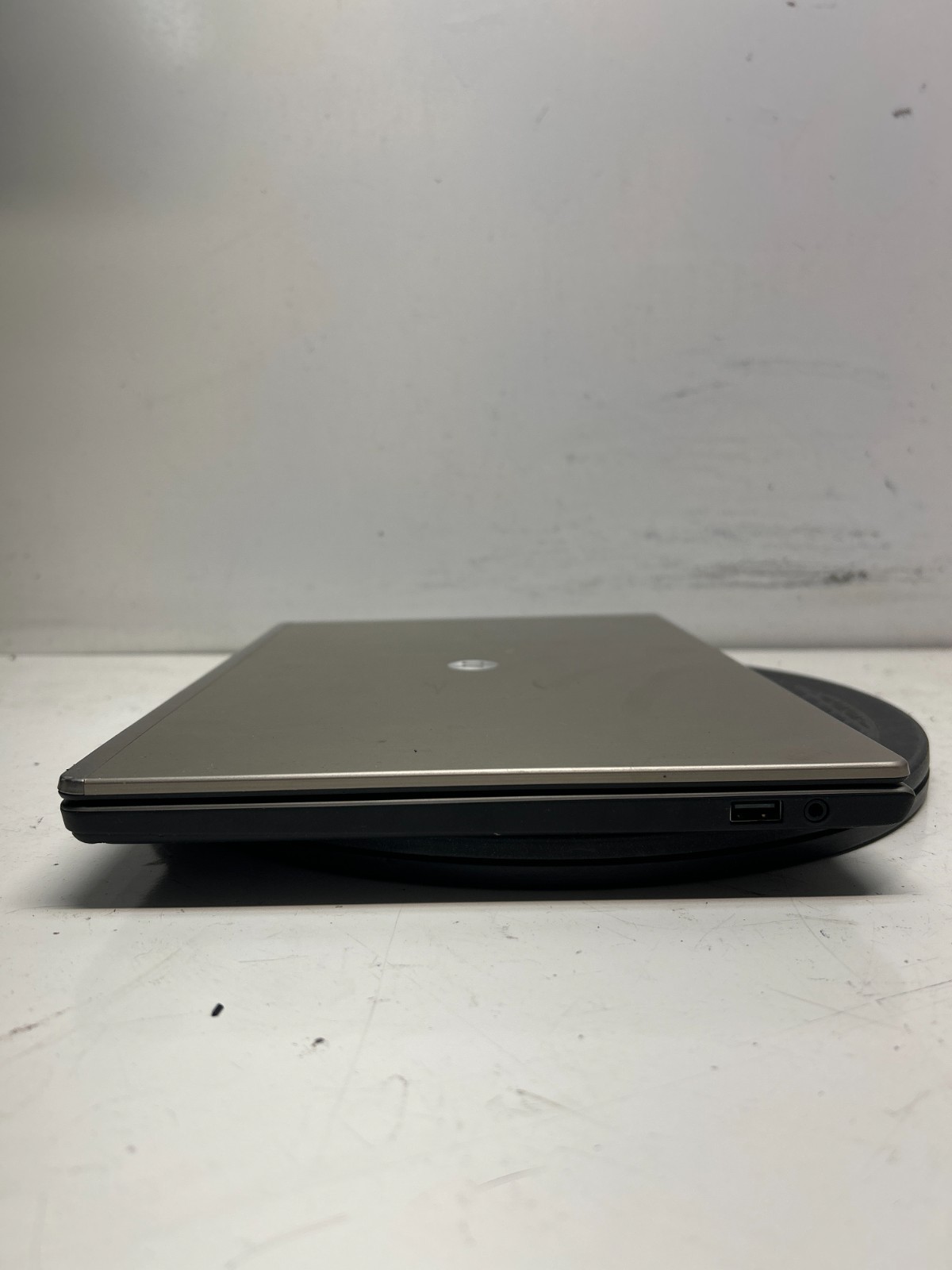 HP Folio 13-1029wm Intel i3-2367M 1.40GHz NO RAM NO HDD NO BAT – FOR PARTS