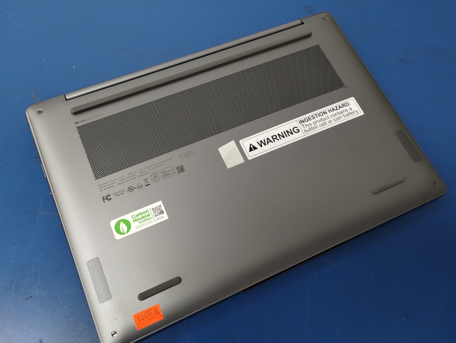 Lenovo Slim 7 14ILL10, Intel Core Ultra 7 258V, 2.20 GHz, 32 GB RAM, 1 TB NVMe