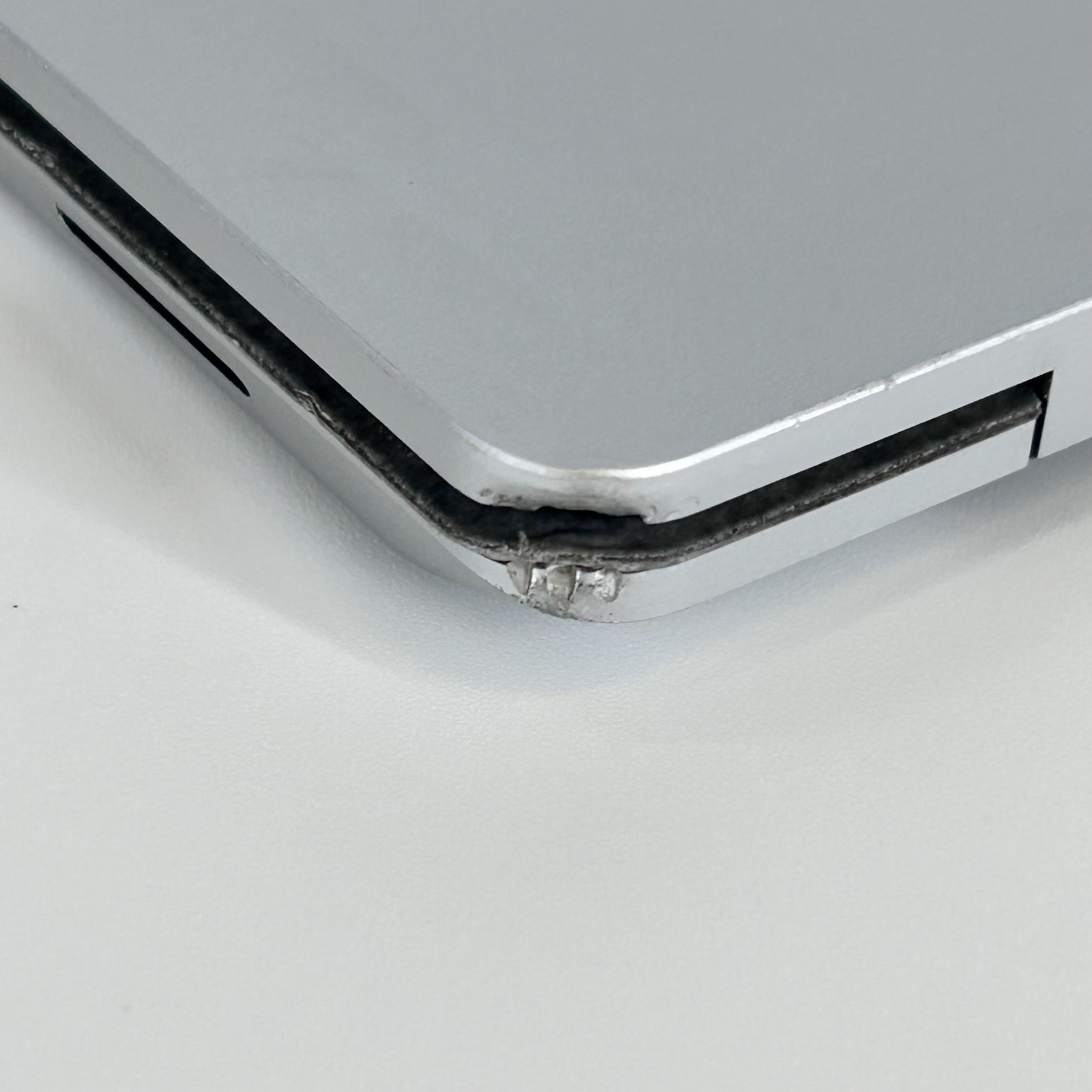 Microsoft Surface Laptop 3 13 2K TOUCH i7-1065G7 16GB 512GB SSD – GOOD