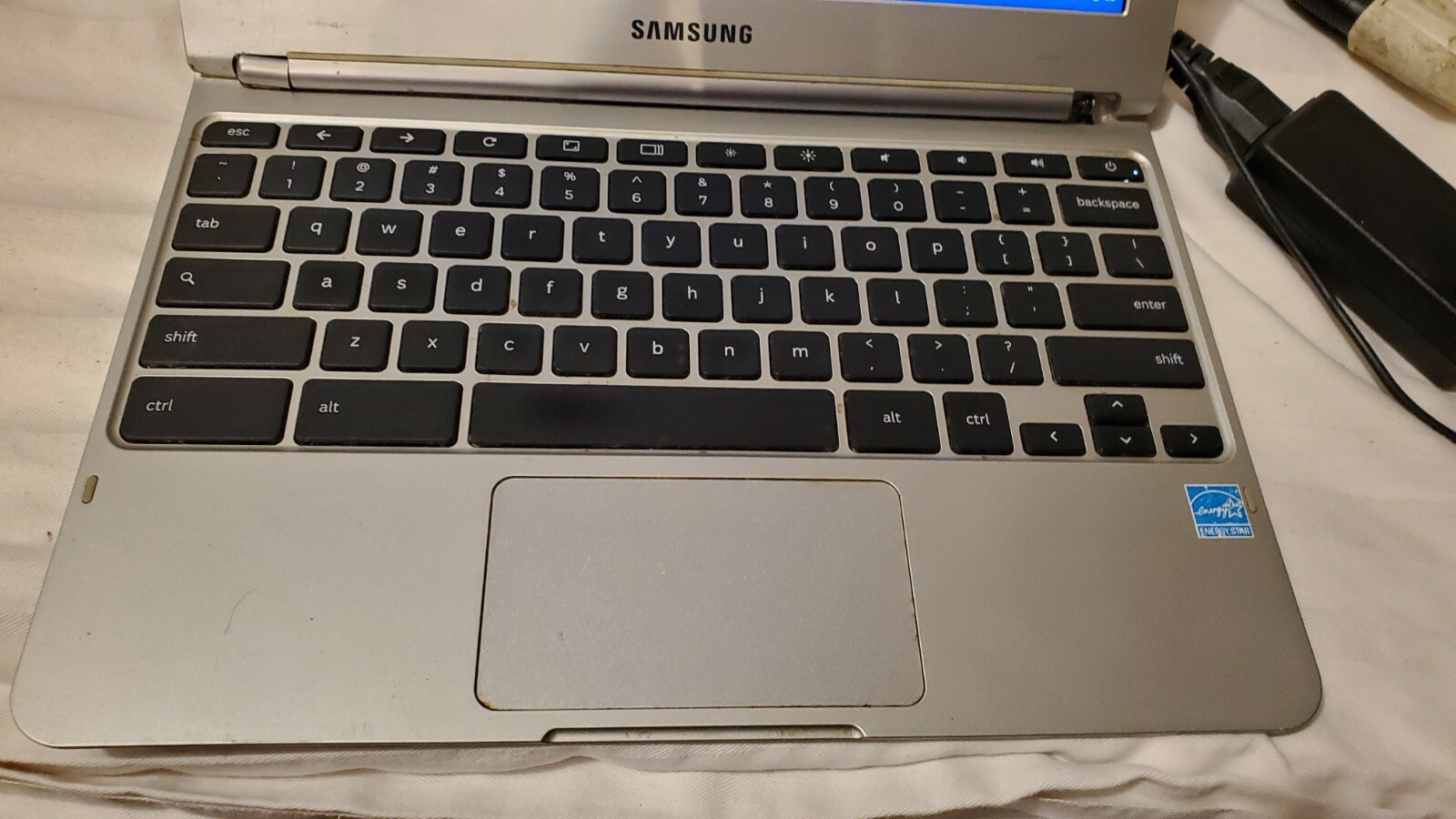 Samsung Chromebook XE303C12 11.6in 16GB, 5 Dual-Core Laptop Used Poor cond