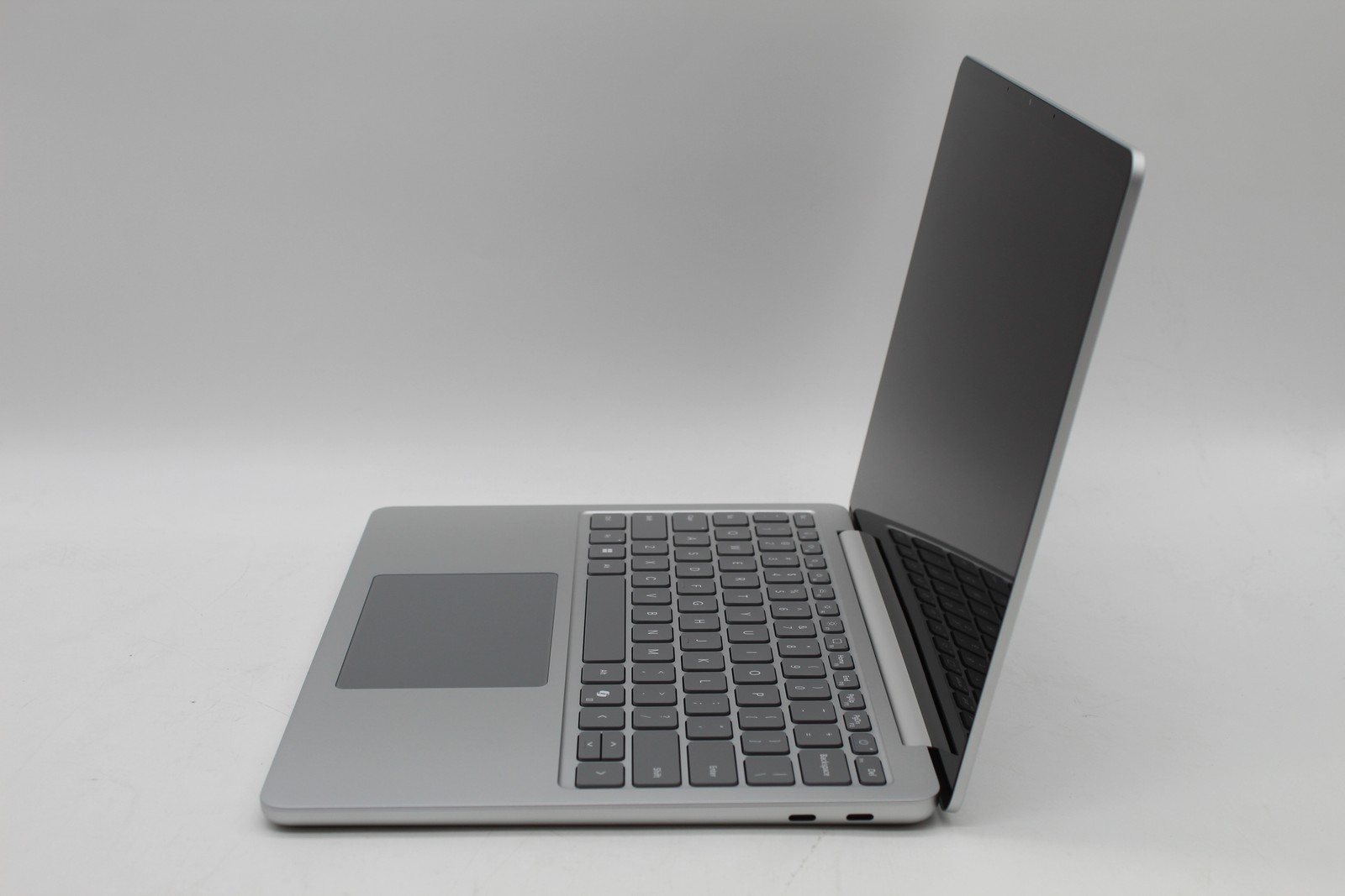 Microsoft Surface Laptop 13″ Snapdragon X Plus 16GB 256GB – Platinum PC1795756