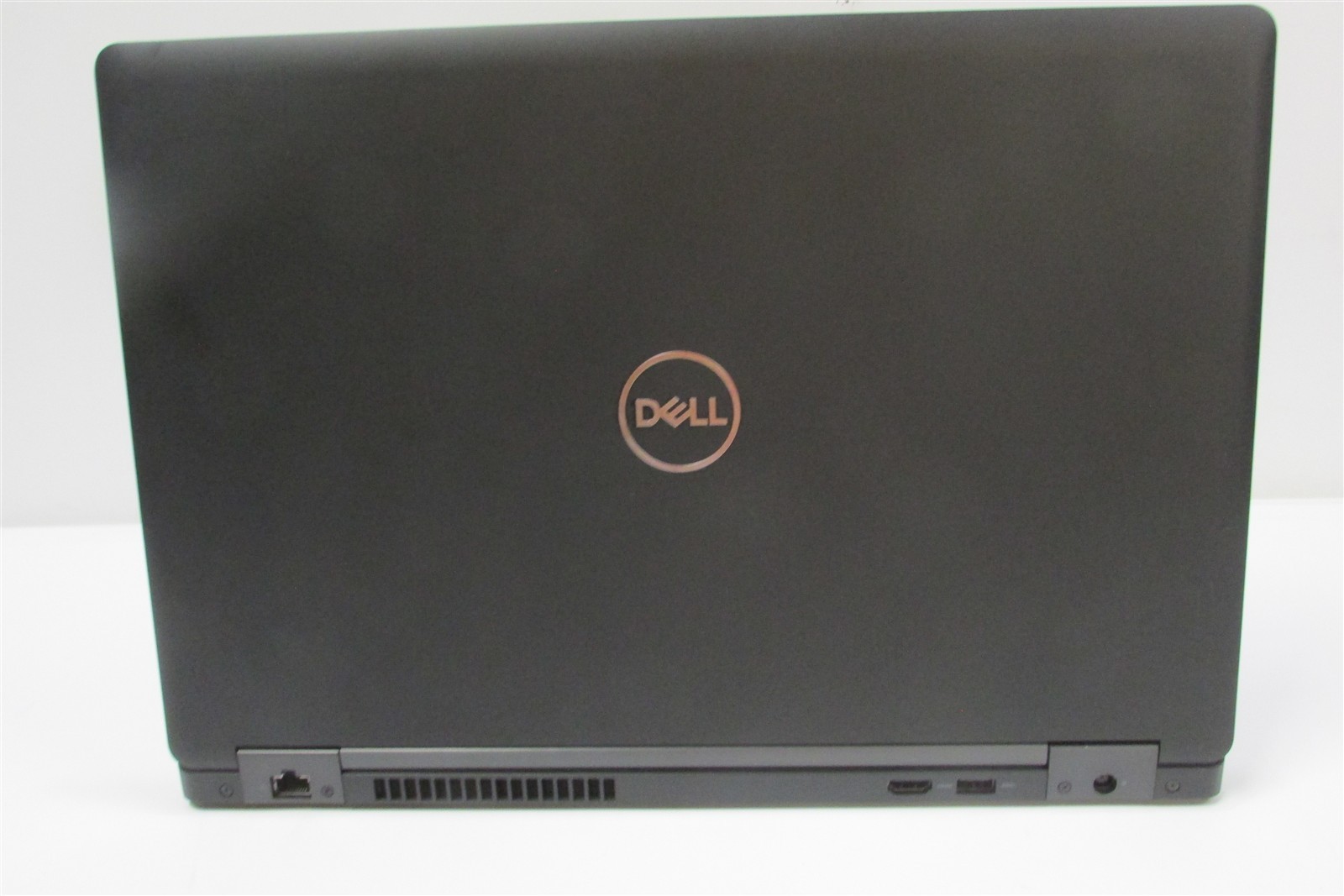 Dell Precision 3530 i5-8400H 2.5GHz 16GB RAM 256GB m.2 15.6″ Win 11 Pro MISS KEY