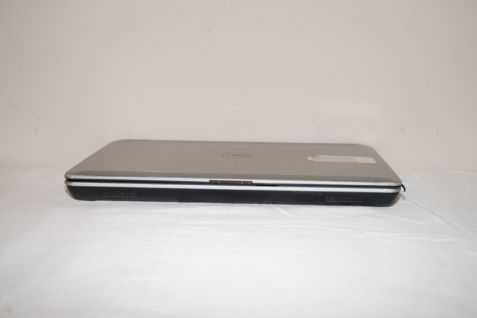 ^ Dell Latitude E6440 i7-4600M @ 2.9GHz 4GB Ram No HD #C1542