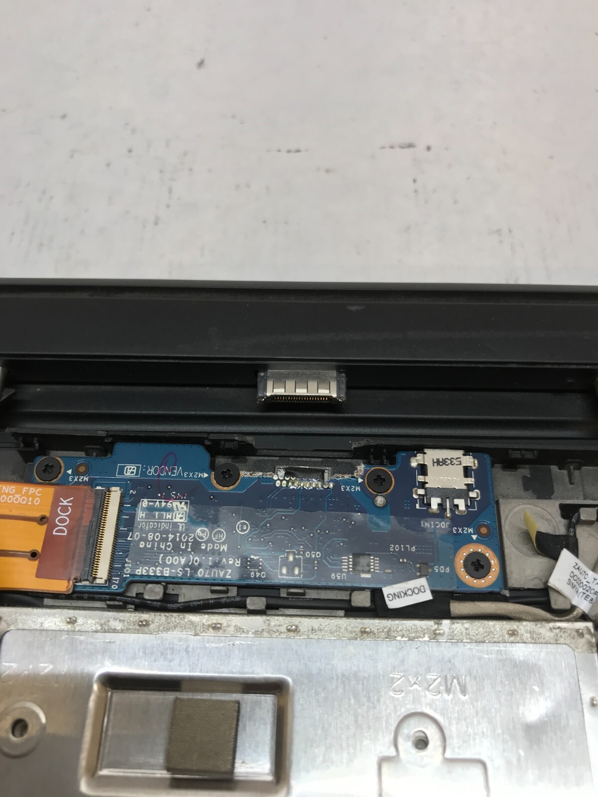 Dell Latitude 7350 13″ Tablet Intel Core m 8GB RAM NO SSD/OS For Parts AS IS -DW