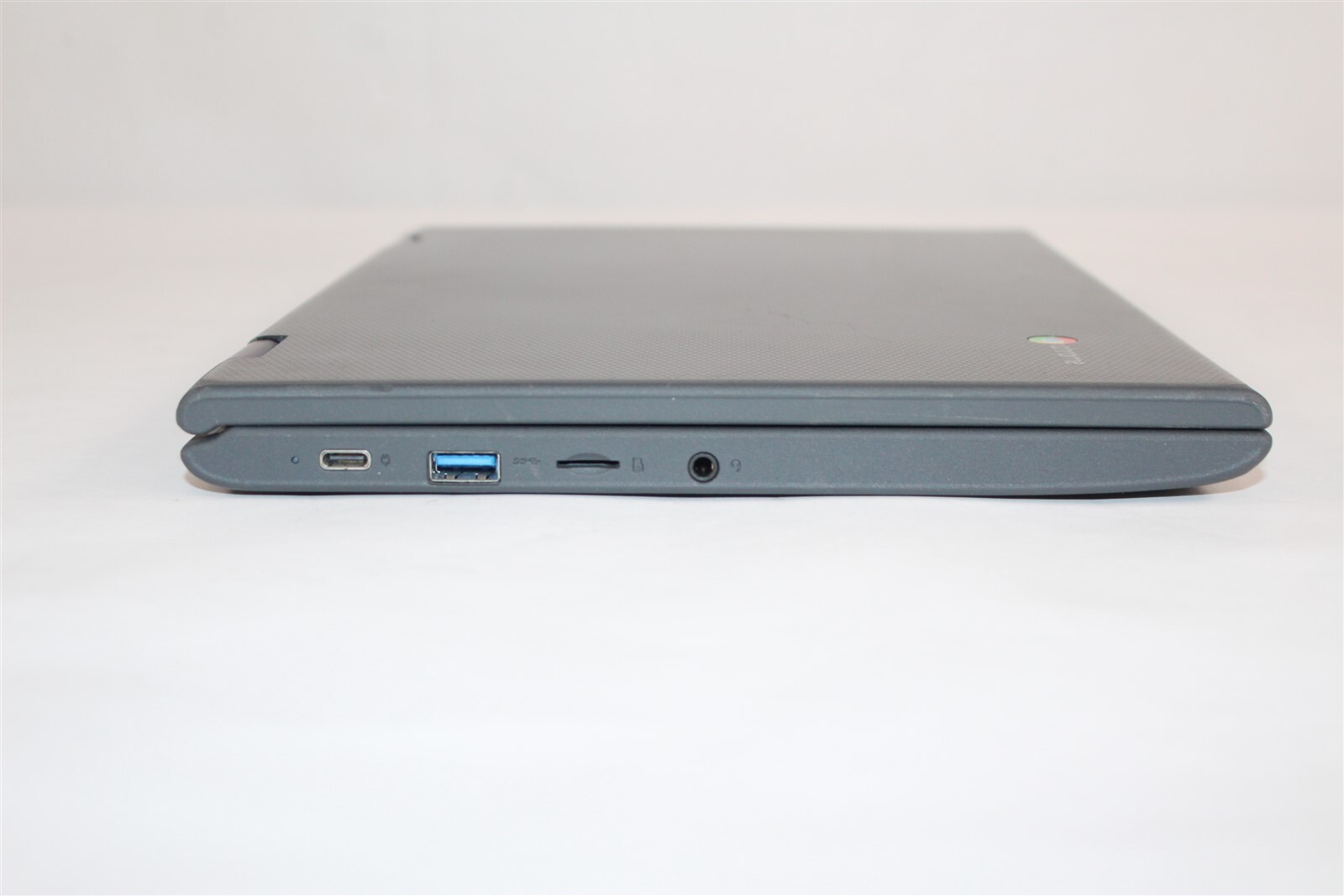 Lenovo ChromeBook 300E Gen 2 11.6″ HD Touch AMD A4-9120C 1.6GHz 4GB 32GB eMMC