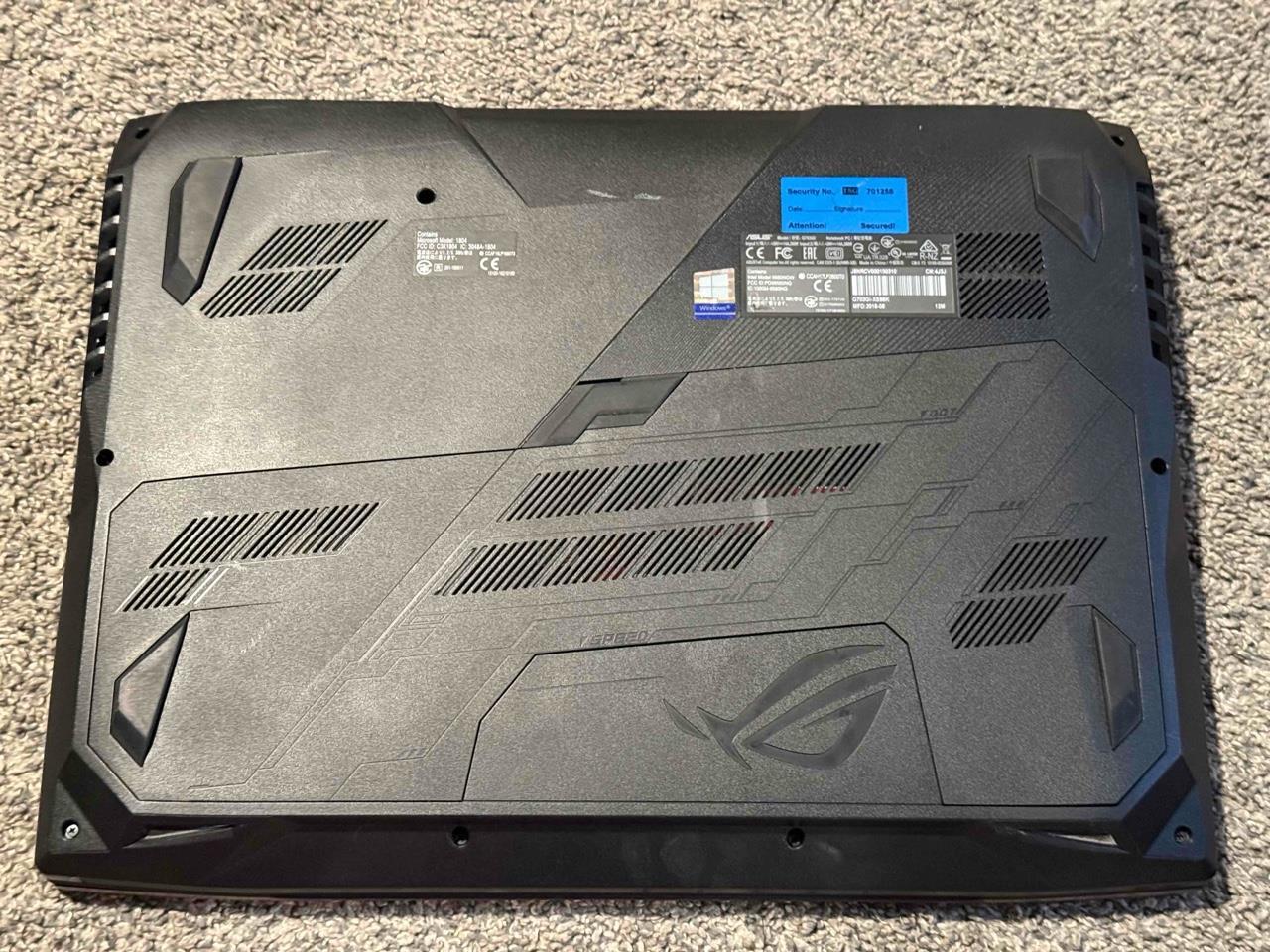 —ASUS ROG G703GI i9-8950HK 2.9ghz 32GB RAM GTX 1080 8GB VRAM 512GB SSD 2TB HDD