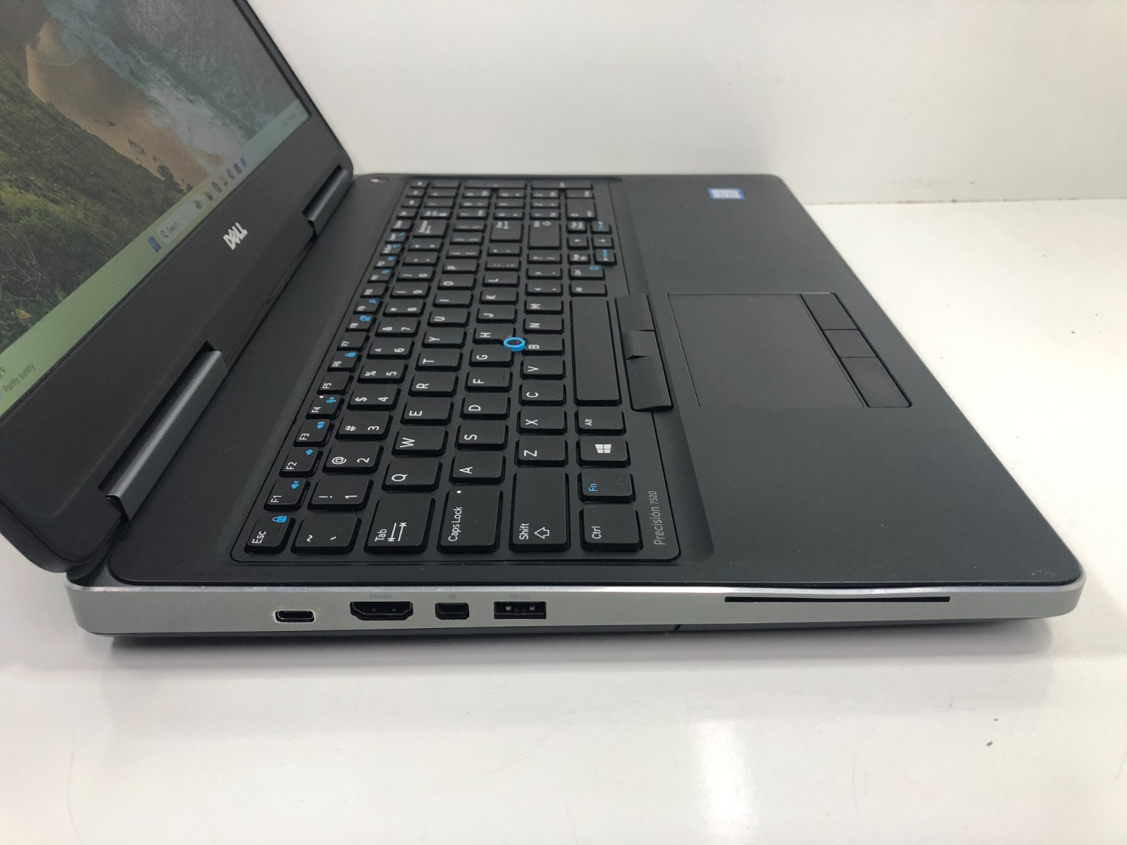 Dell Precision 7520, 15.6″, i7-7700HQ, 2.8GHz, 16GB, 512GB SSD, Windows 11