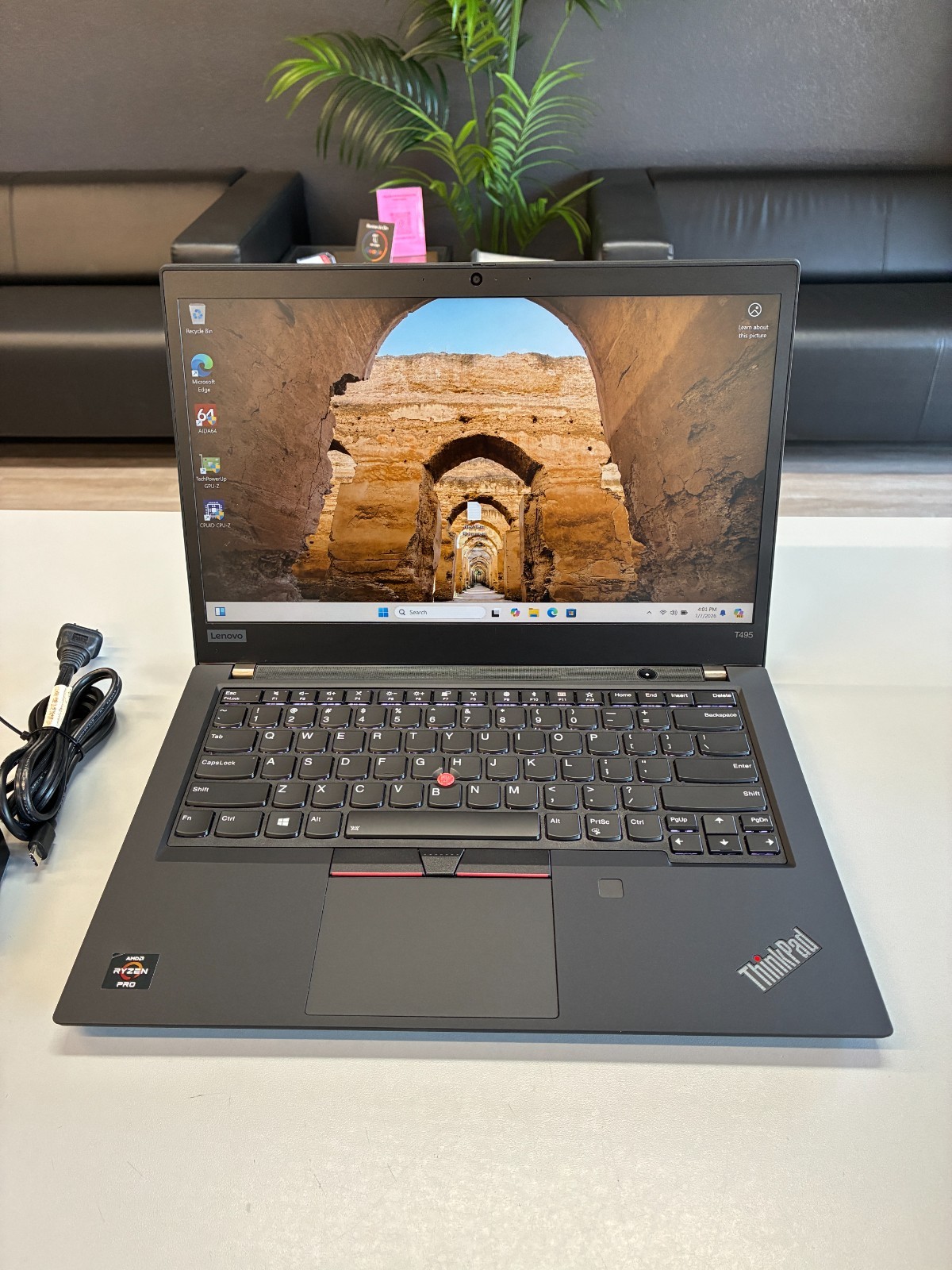 Lenovo ThinkPad T495: Screen 14″ / Ryzen 7 3700U / RAM 24Gb / SSD 512Gb / Win 11