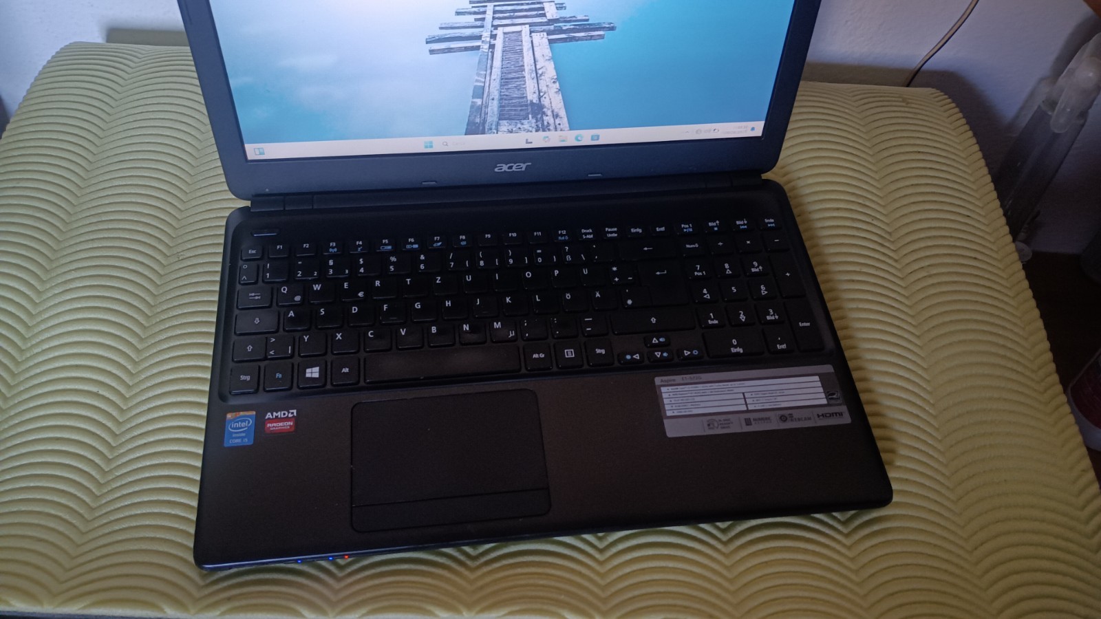 Acer Aspire e15 es1-572g I5-4200U 8GB 128GB SSD M2 AMD R7 M265 2GB 15.6″