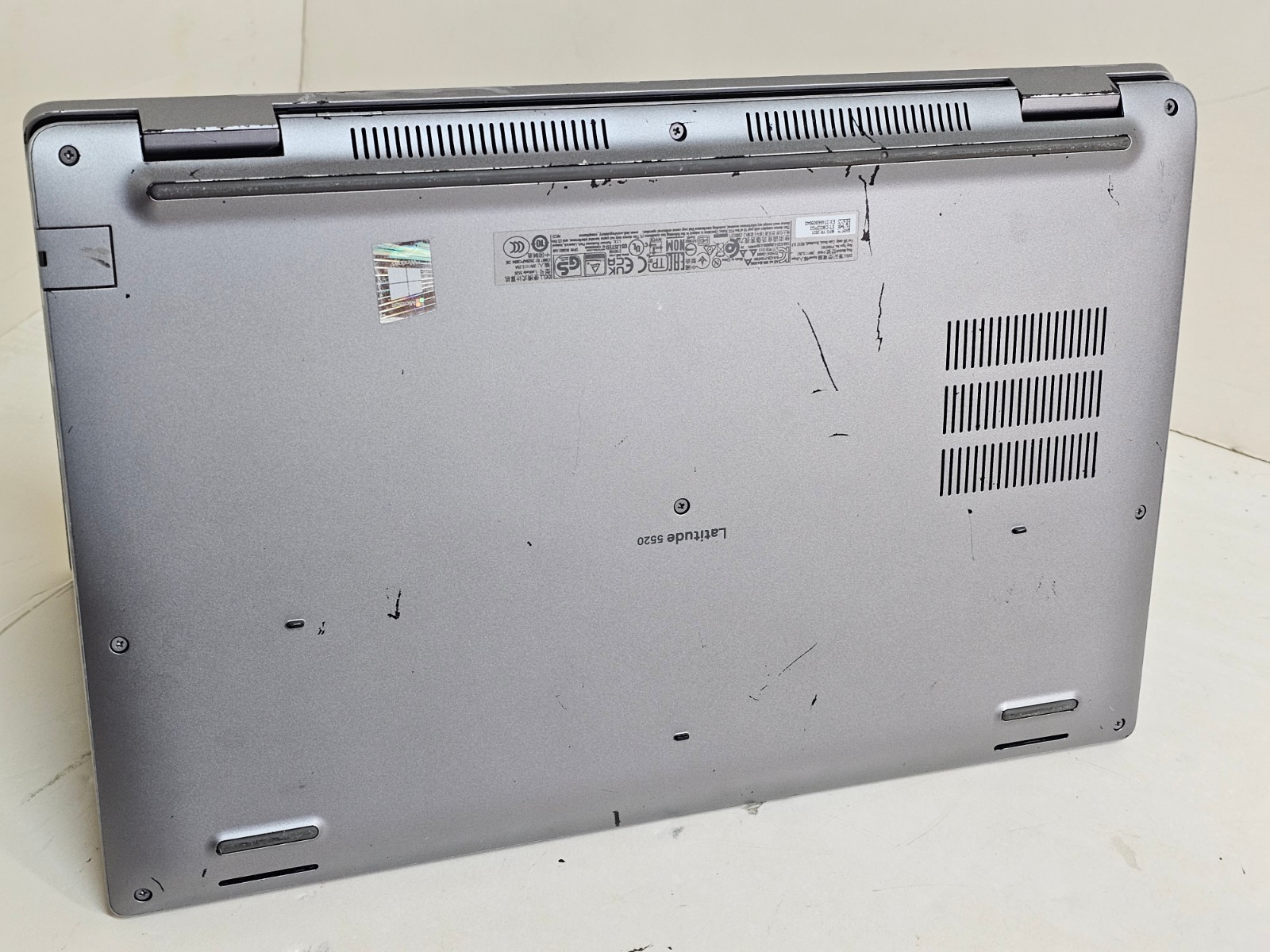 Dell Latitude 5520 Laptop – 2.6 GHz i5-1145G7 16GB 512GB 15.6″ Touchscreen SP33